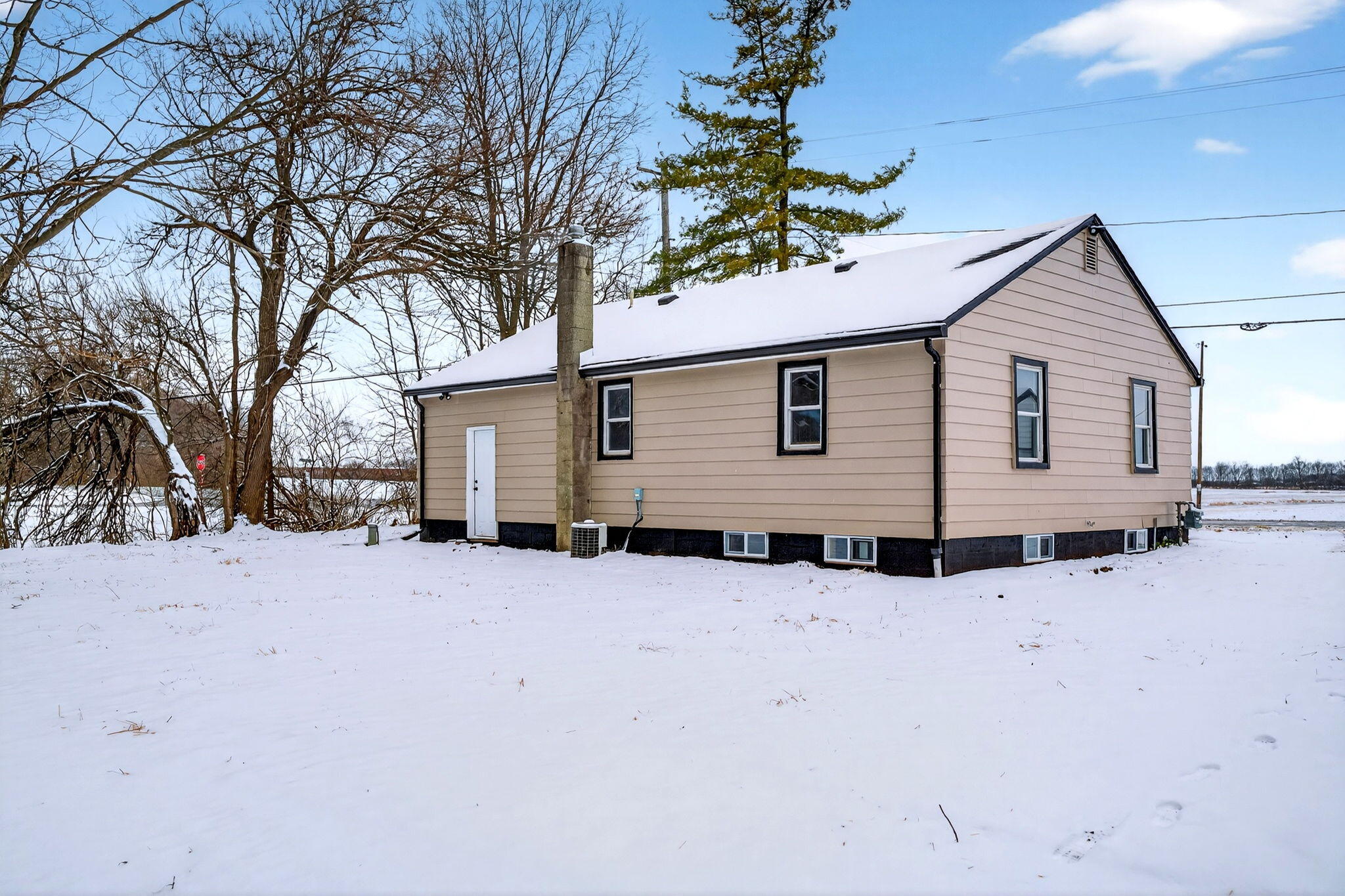 9475 National Road, New Carlisle, Ohio 45344