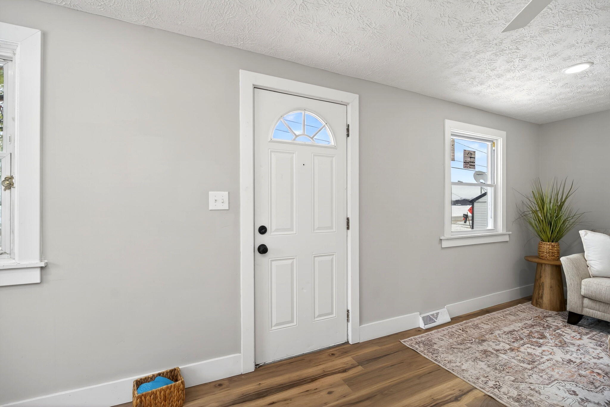 9475 National Road, New Carlisle, Ohio 45344