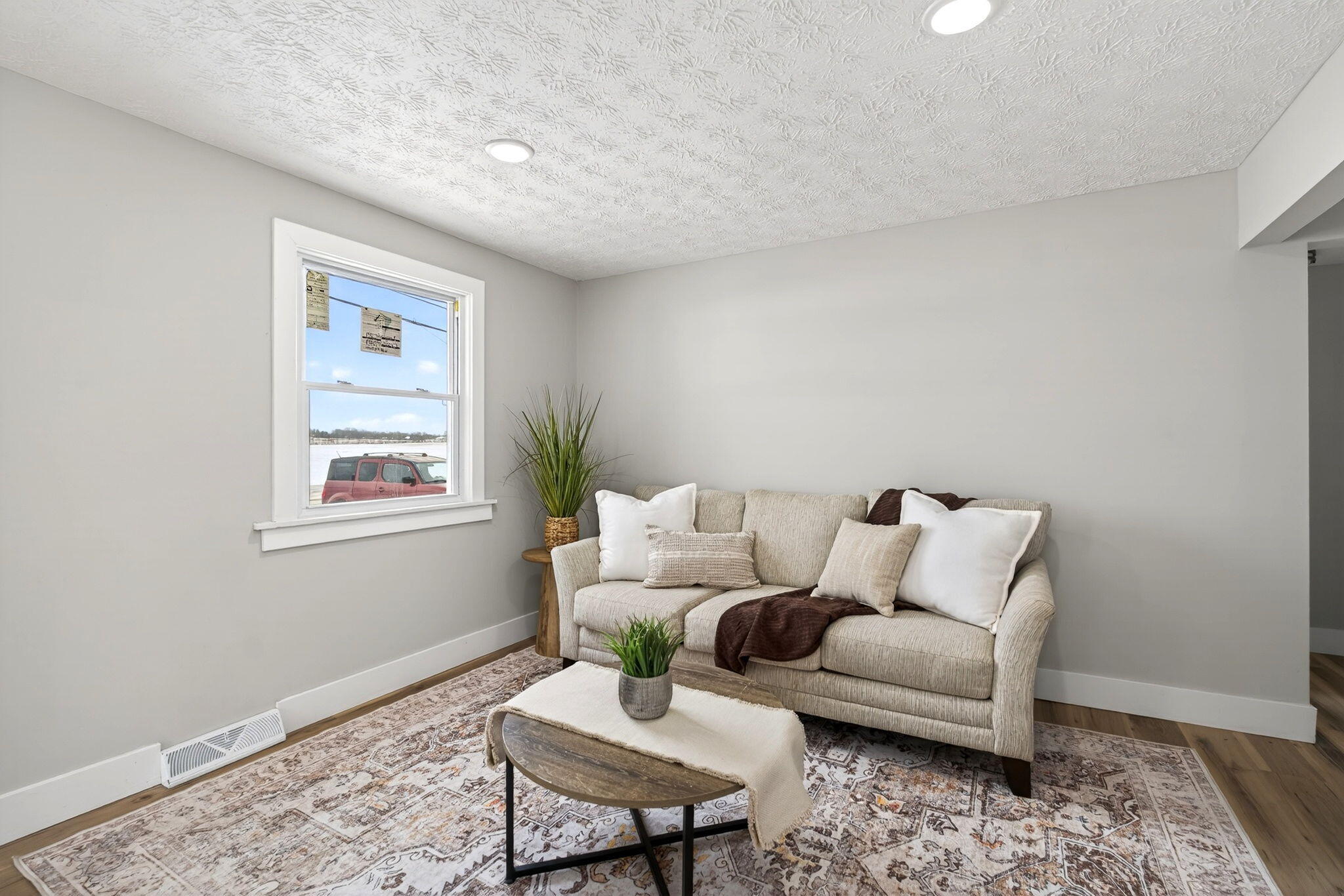 9475 National Road, New Carlisle, Ohio 45344