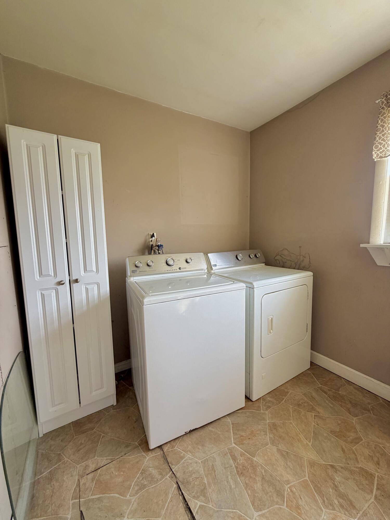 712 Taylor Avenue, Lima, Ohio 45801