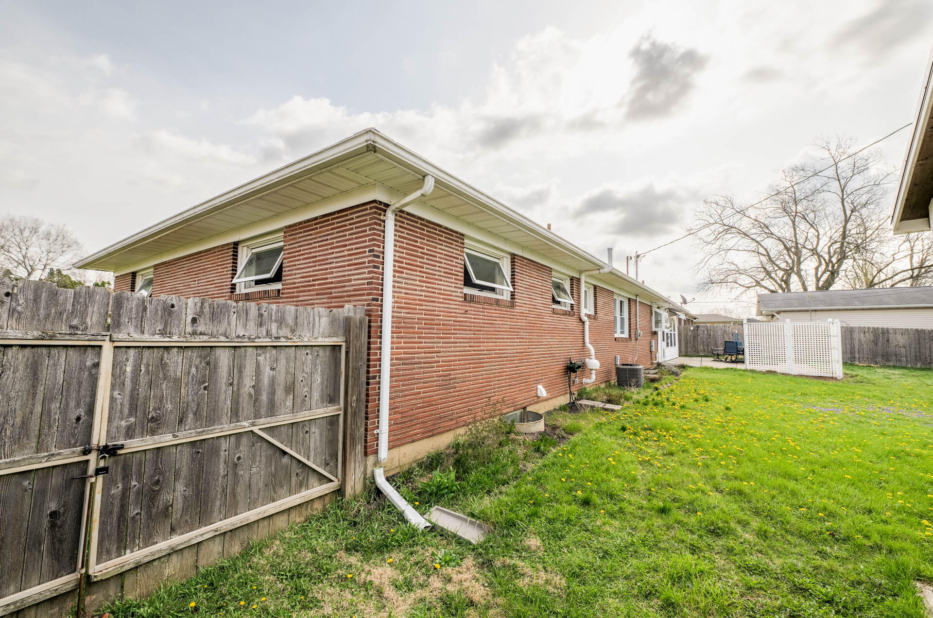 1309 Richmoor Road, Springfield, Ohio 45503