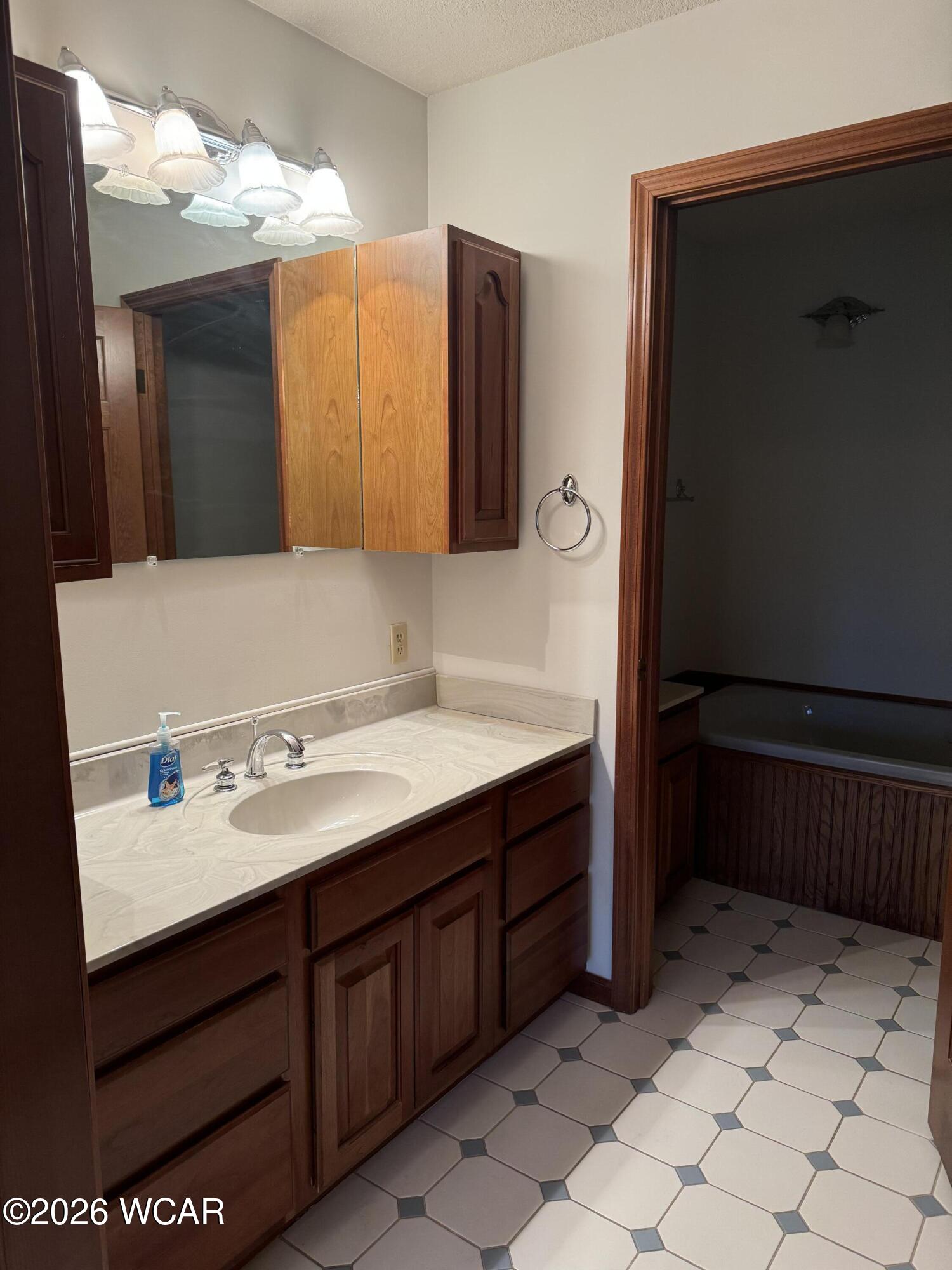 2148 Larkspur Drive, Elida, Ohio