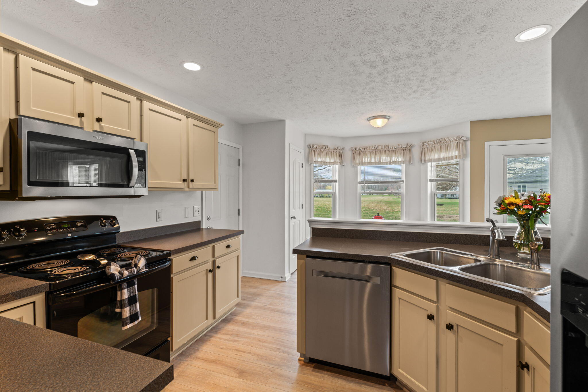 1371 Edinburgh Drive, Troy, Ohio 45373