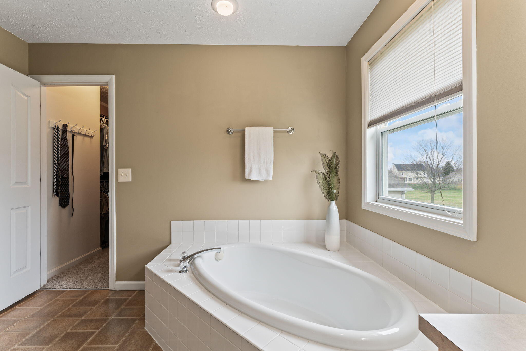 1371 Edinburgh Drive, Troy, Ohio 45373