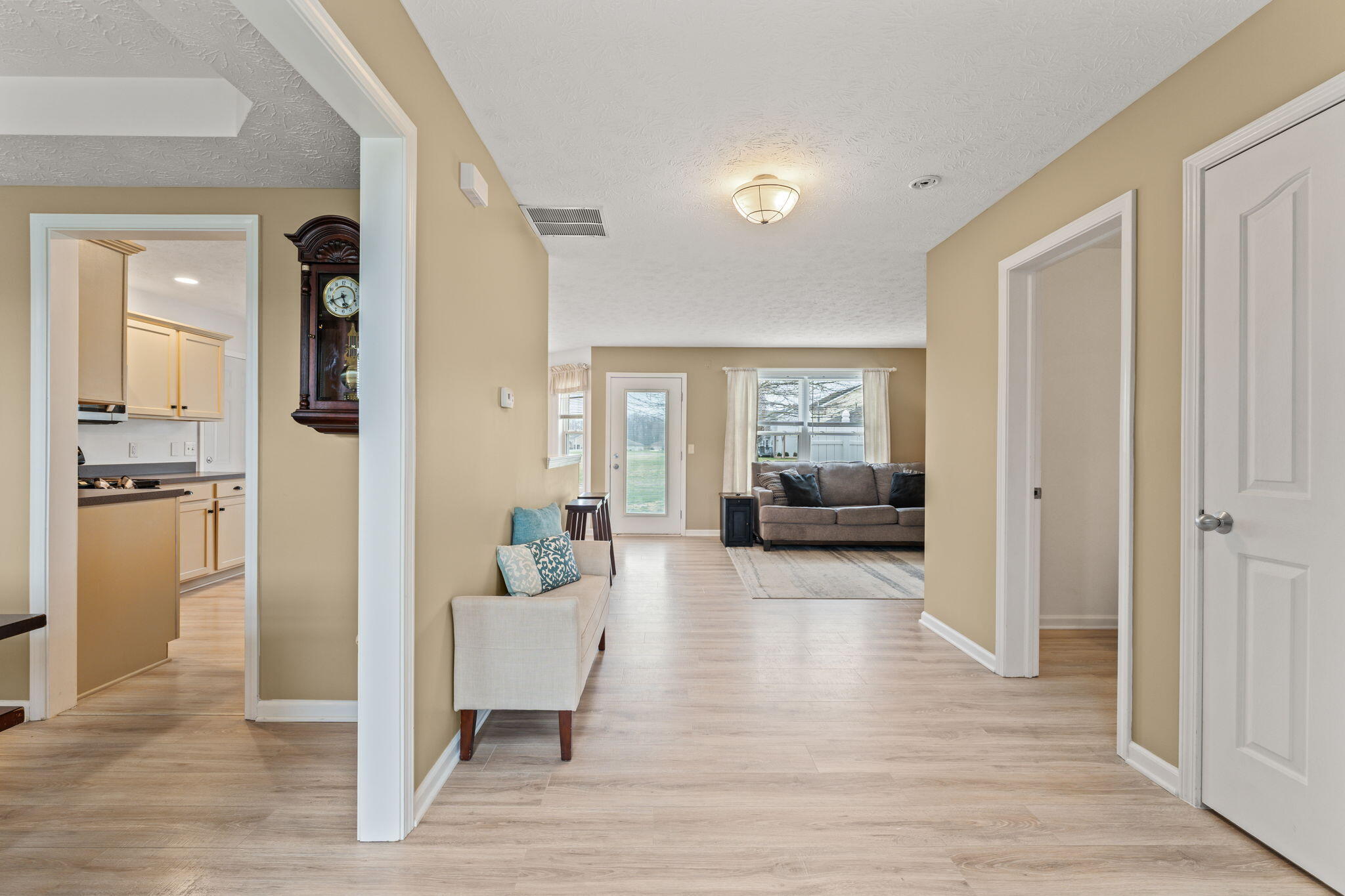 1371 Edinburgh Drive, Troy, Ohio 45373