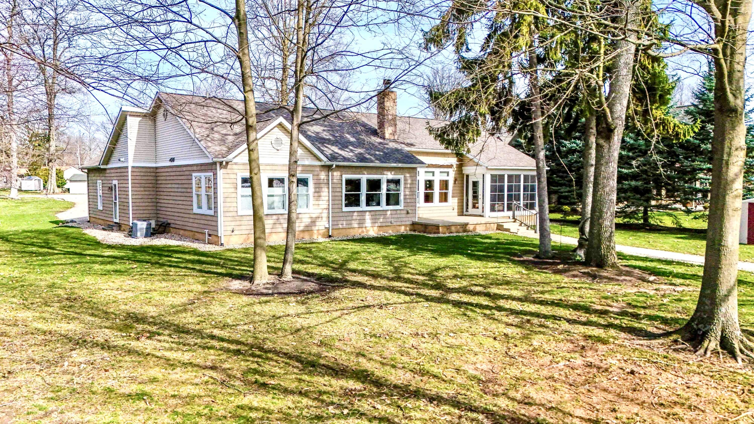 9668 Lakeshore Drive, Huntsville, Ohio 43324