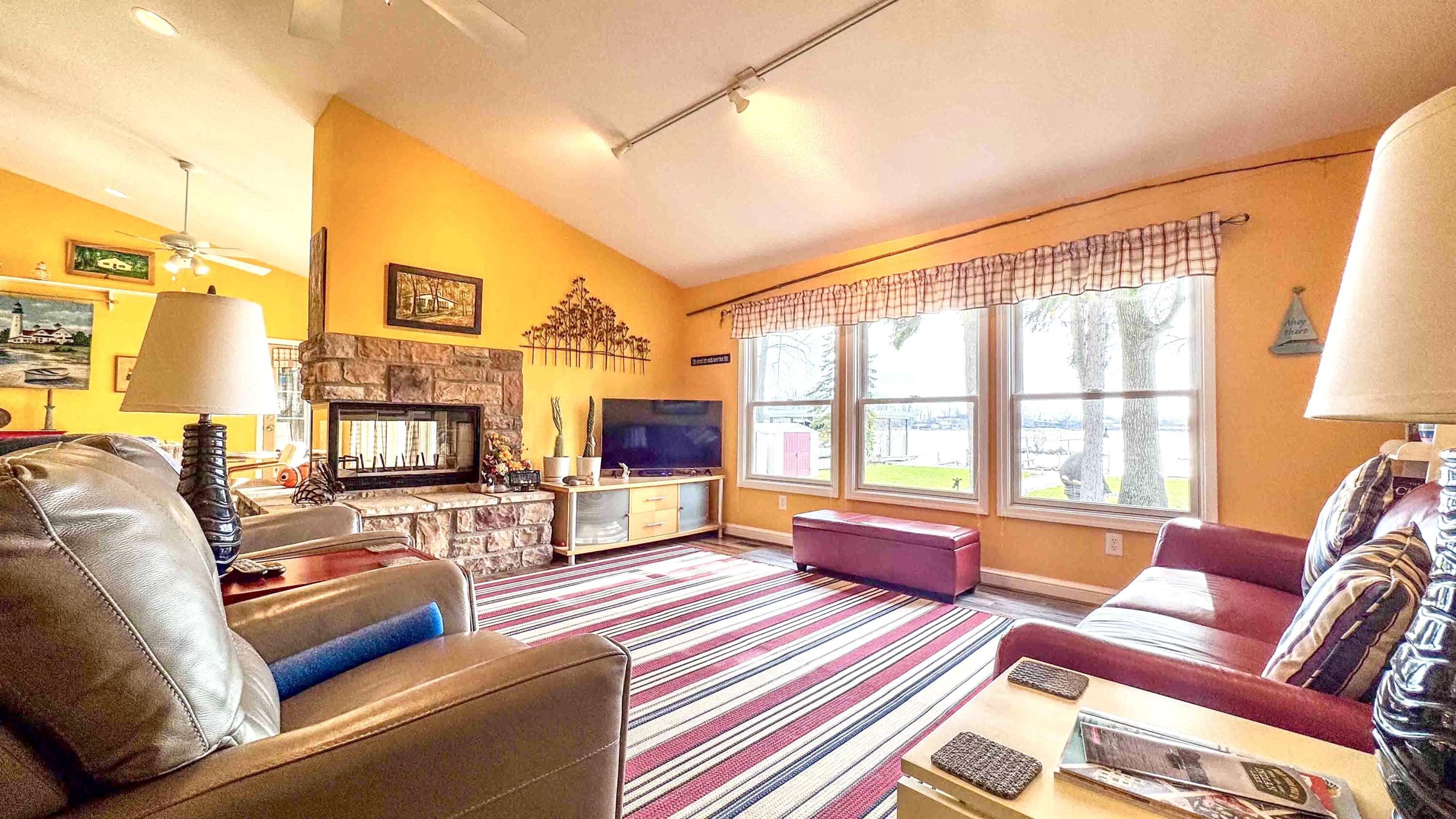 9668 Lakeshore Drive, Huntsville, Ohio 43324