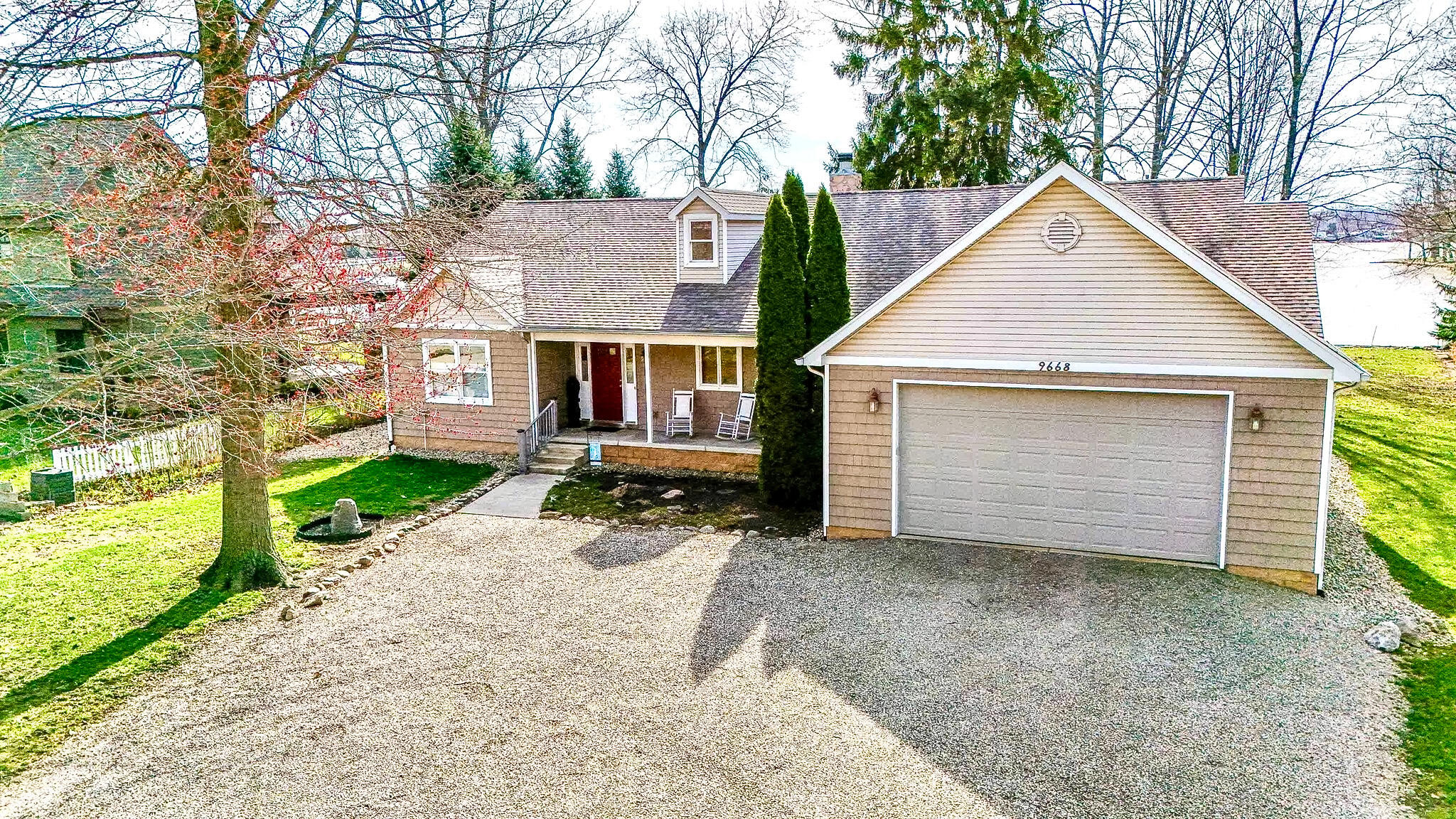 9668 Lakeshore Drive, Huntsville, Ohio 43324