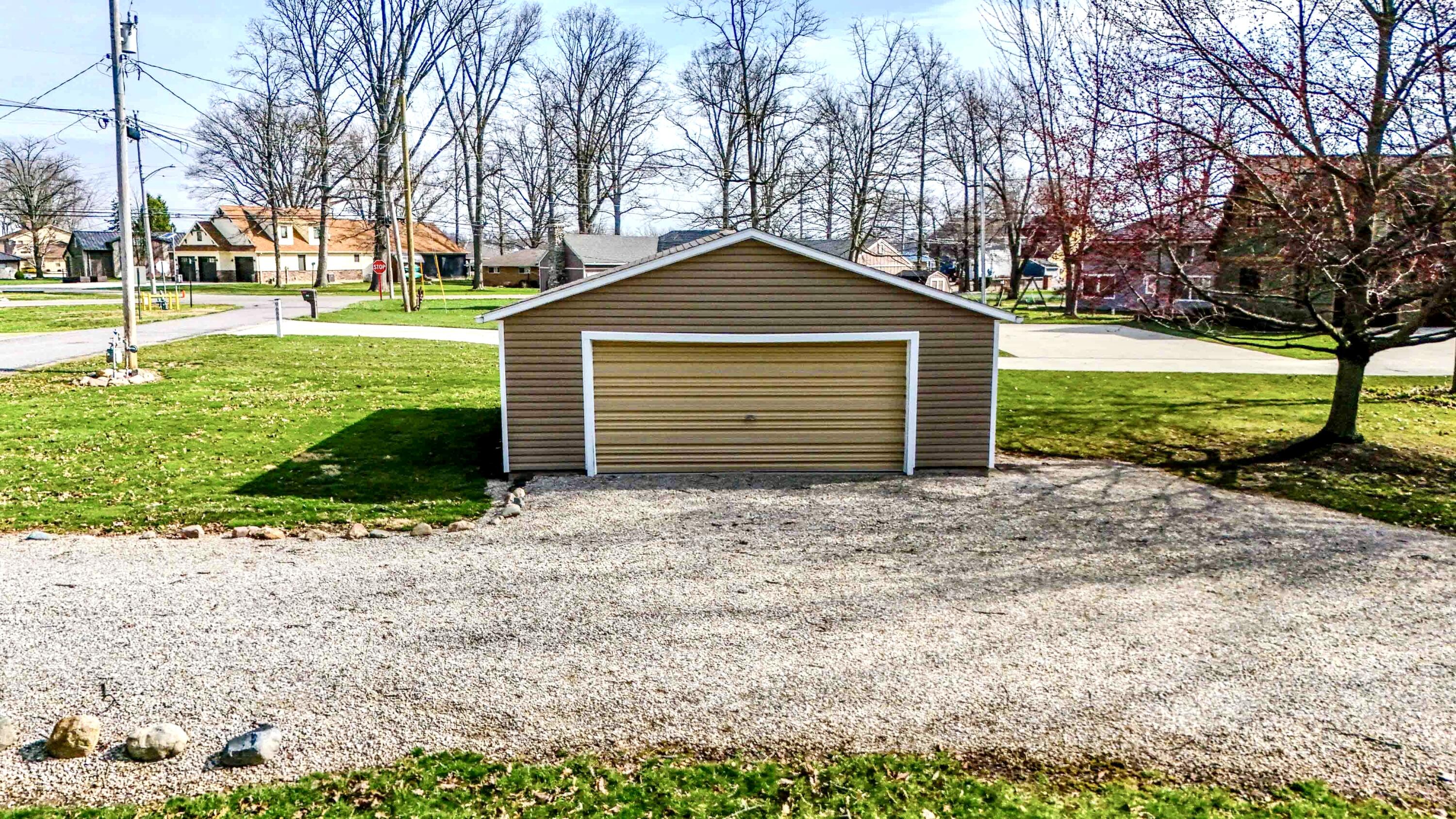 9668 Lakeshore Drive, Huntsville, Ohio 43324