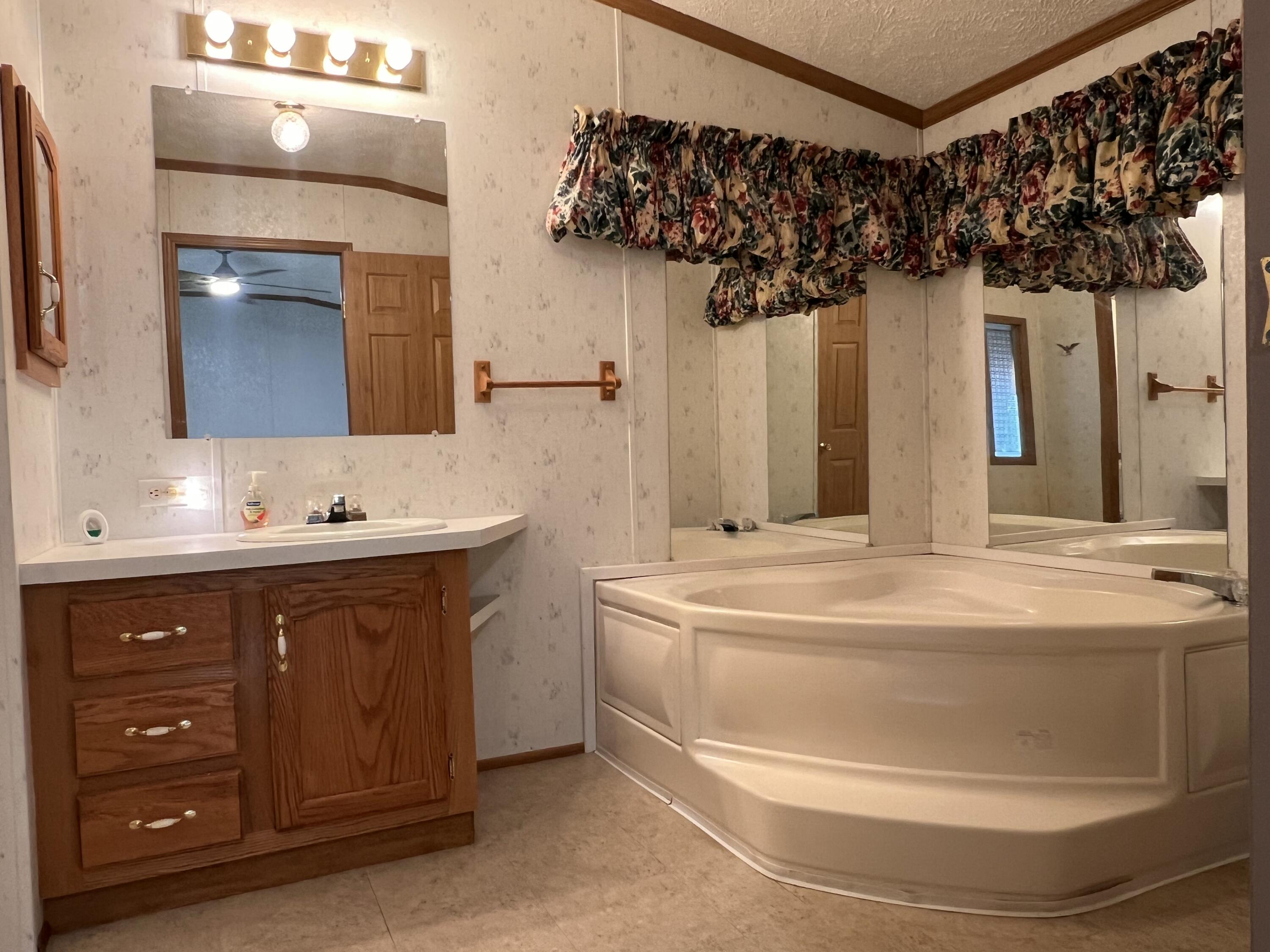 22 Sunset Drive, Springfield, Ohio 45504