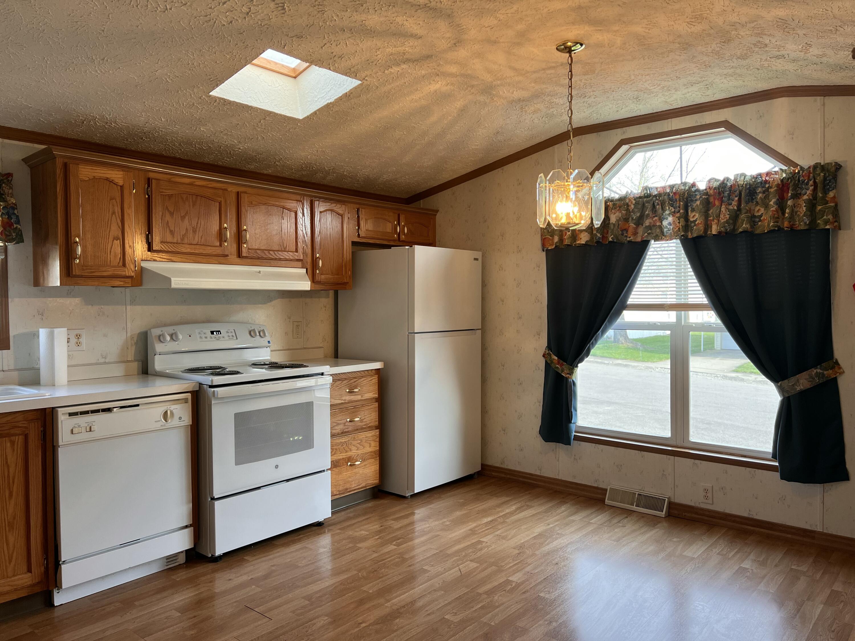 22 Sunset Drive, Springfield, Ohio 45504