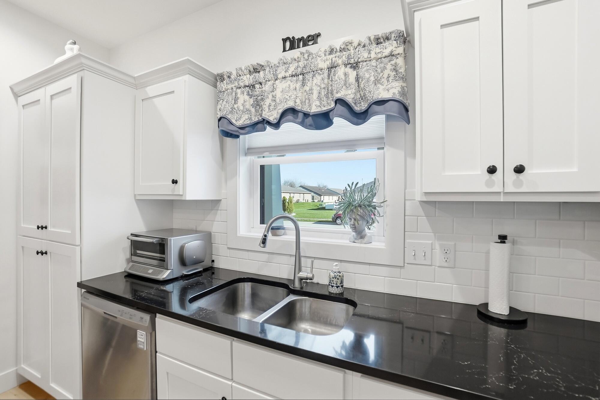 200 Woodside Drive, Arcanum, Ohio 45304