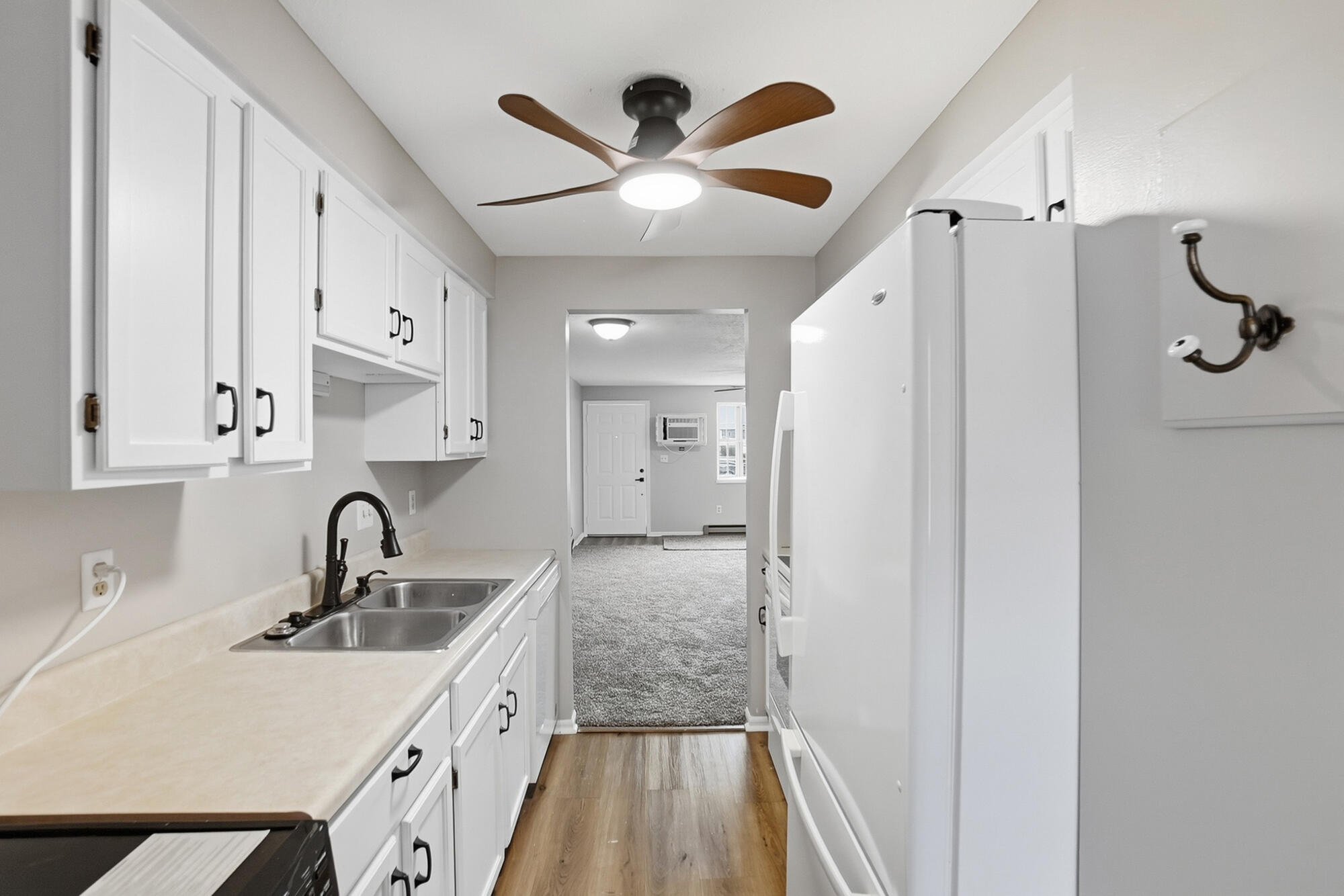 1052 Cheyenne Avenue, Springfield, Ohio 45503