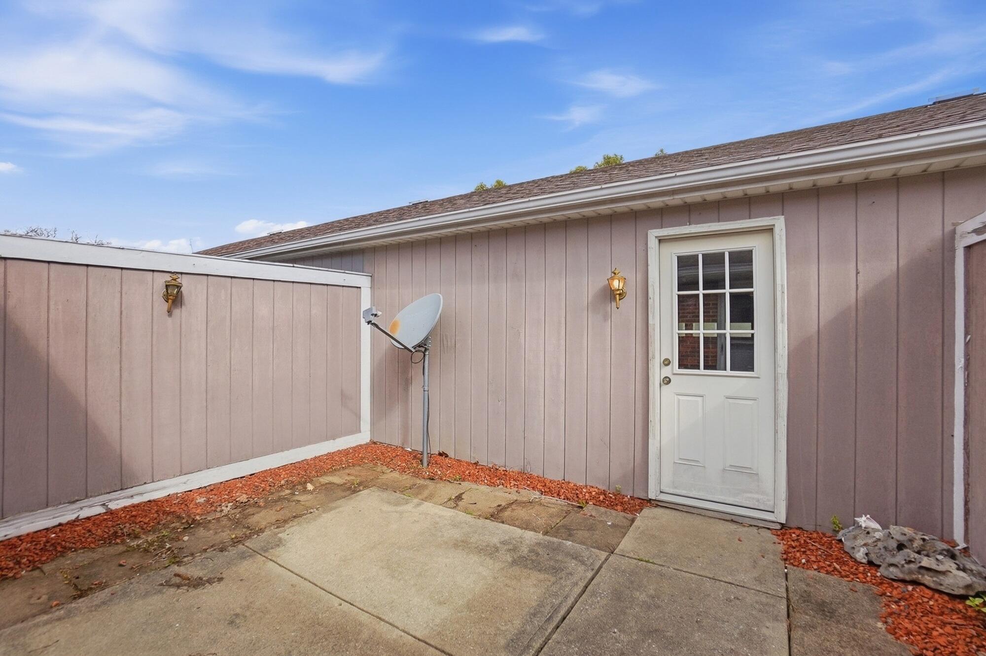 1052 Cheyenne Avenue, Springfield, Ohio 45503