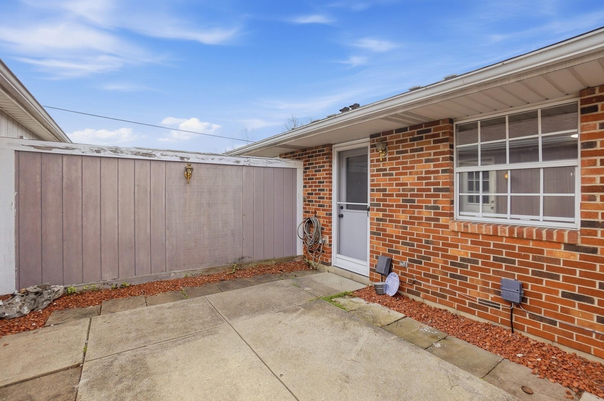 1052 Cheyenne Avenue, Springfield, Ohio 45503