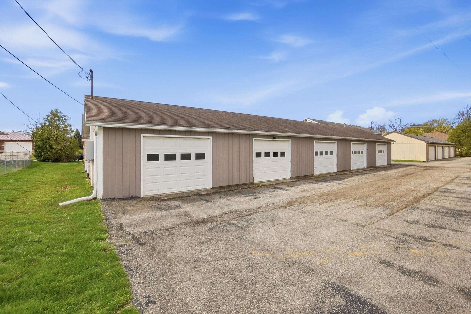 1052 Cheyenne Avenue, Springfield, Ohio 45503