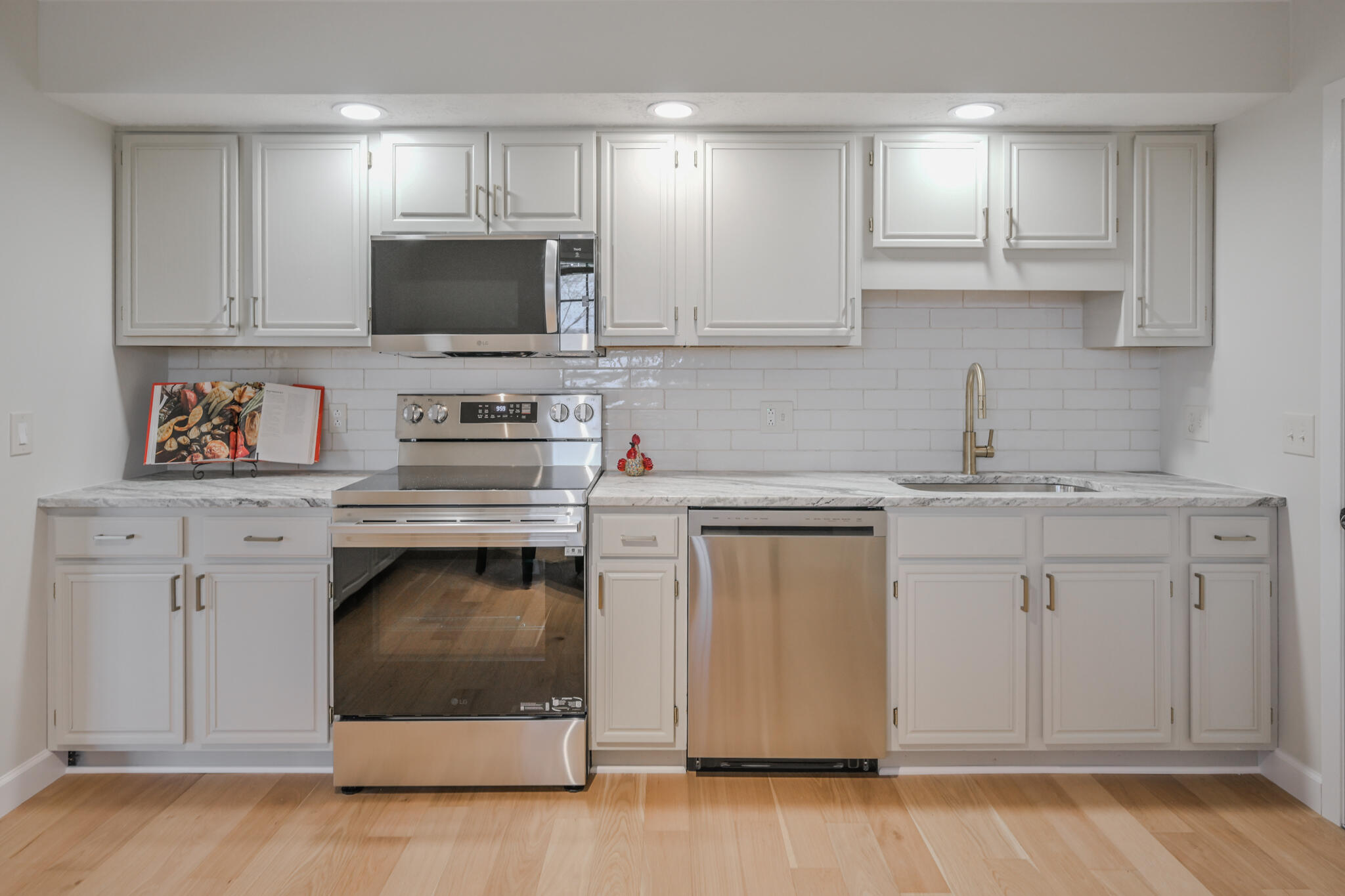 732 Grandview Drive, Springfield, Ohio 45503