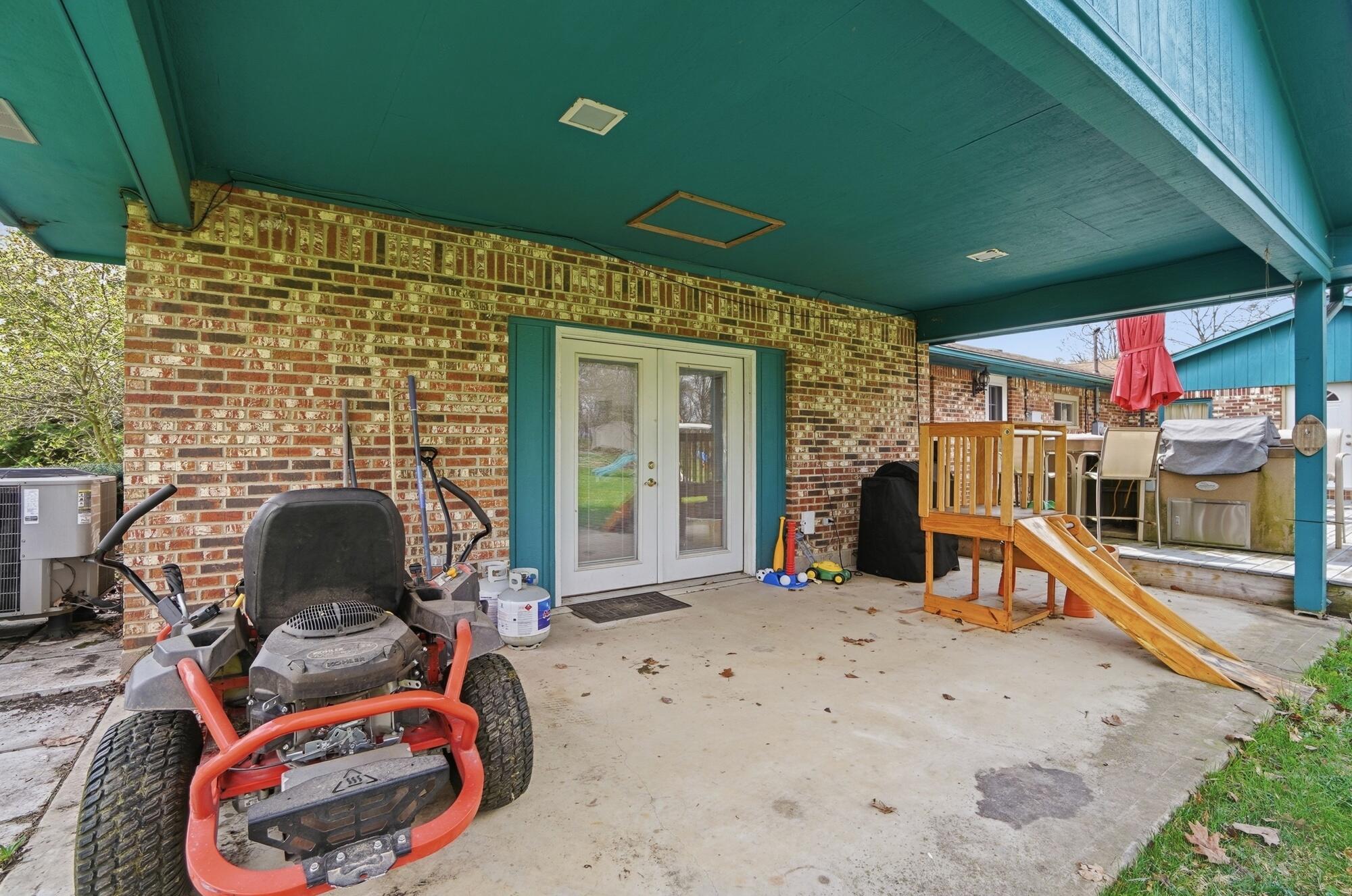 1008 Stevens Circle Drive, New Carlisle, Ohio 45344