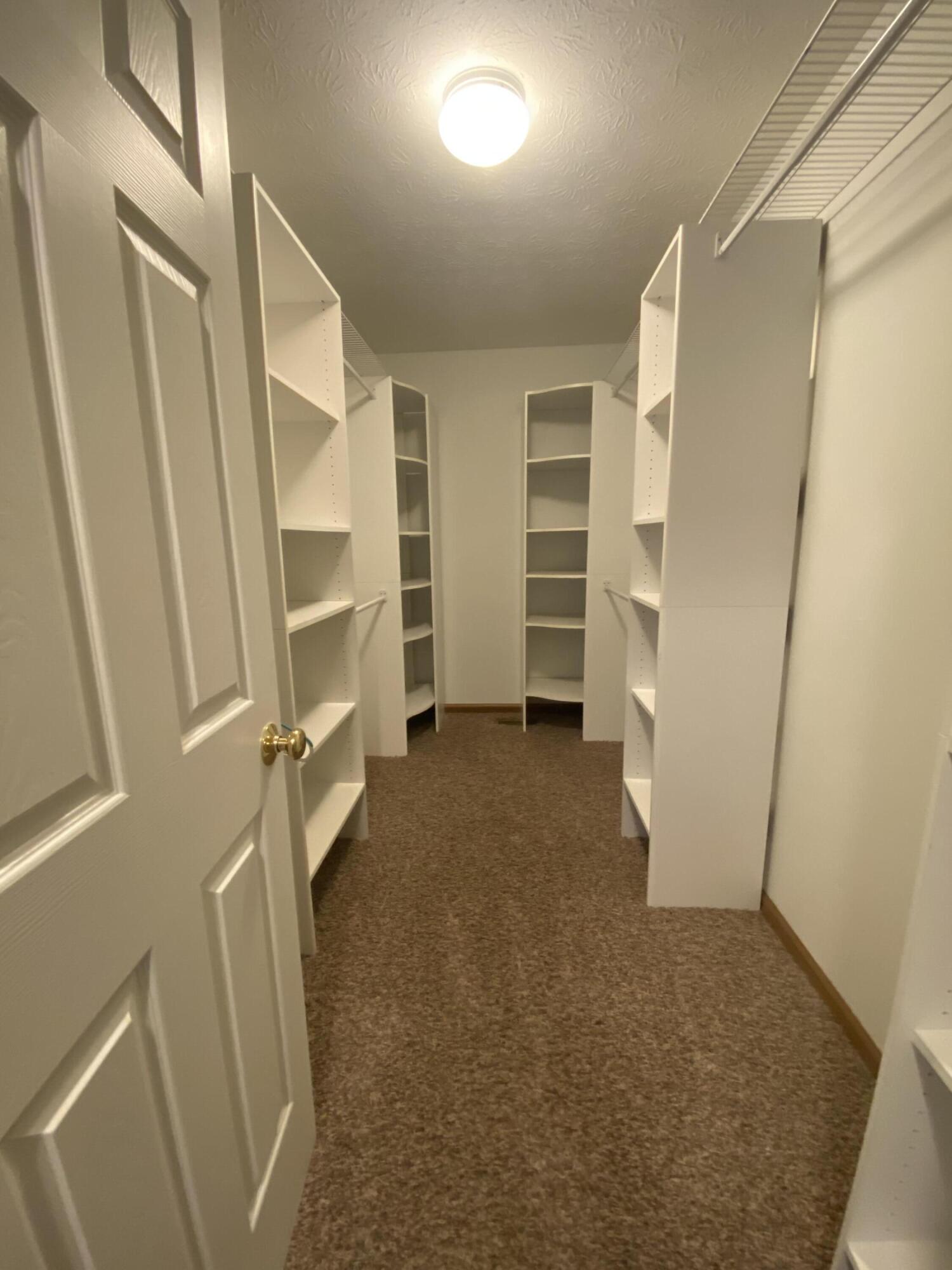 408 Deerwood Drive, Piqua, Ohio 45356