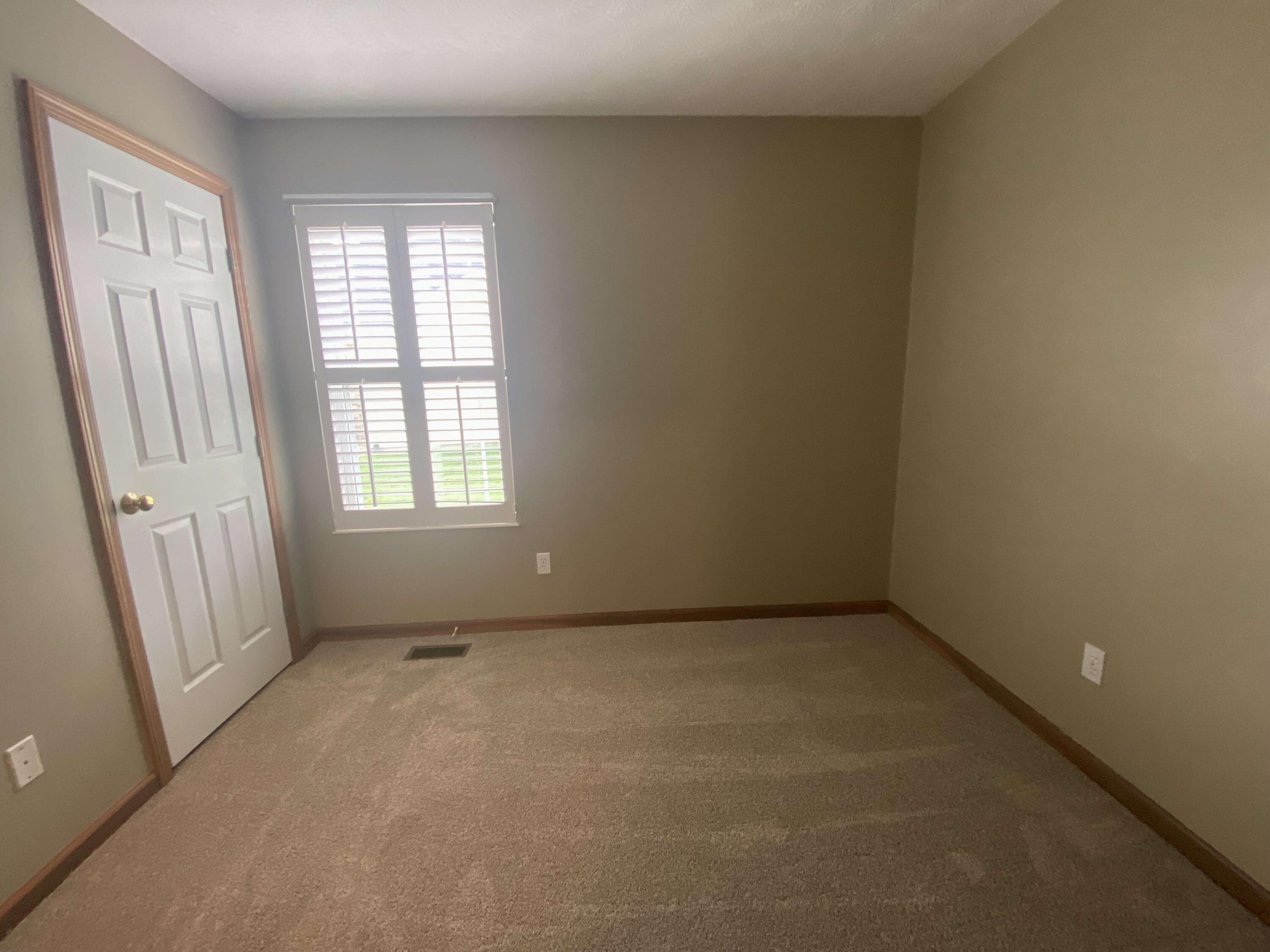 408 Deerwood Drive, Piqua, Ohio 45356