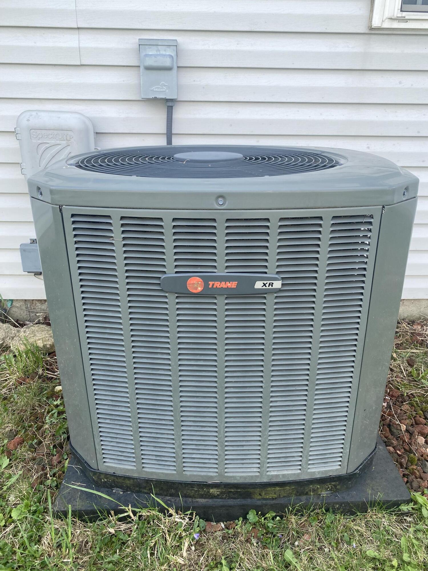 408 Deerwood Drive, Piqua, Ohio 45356