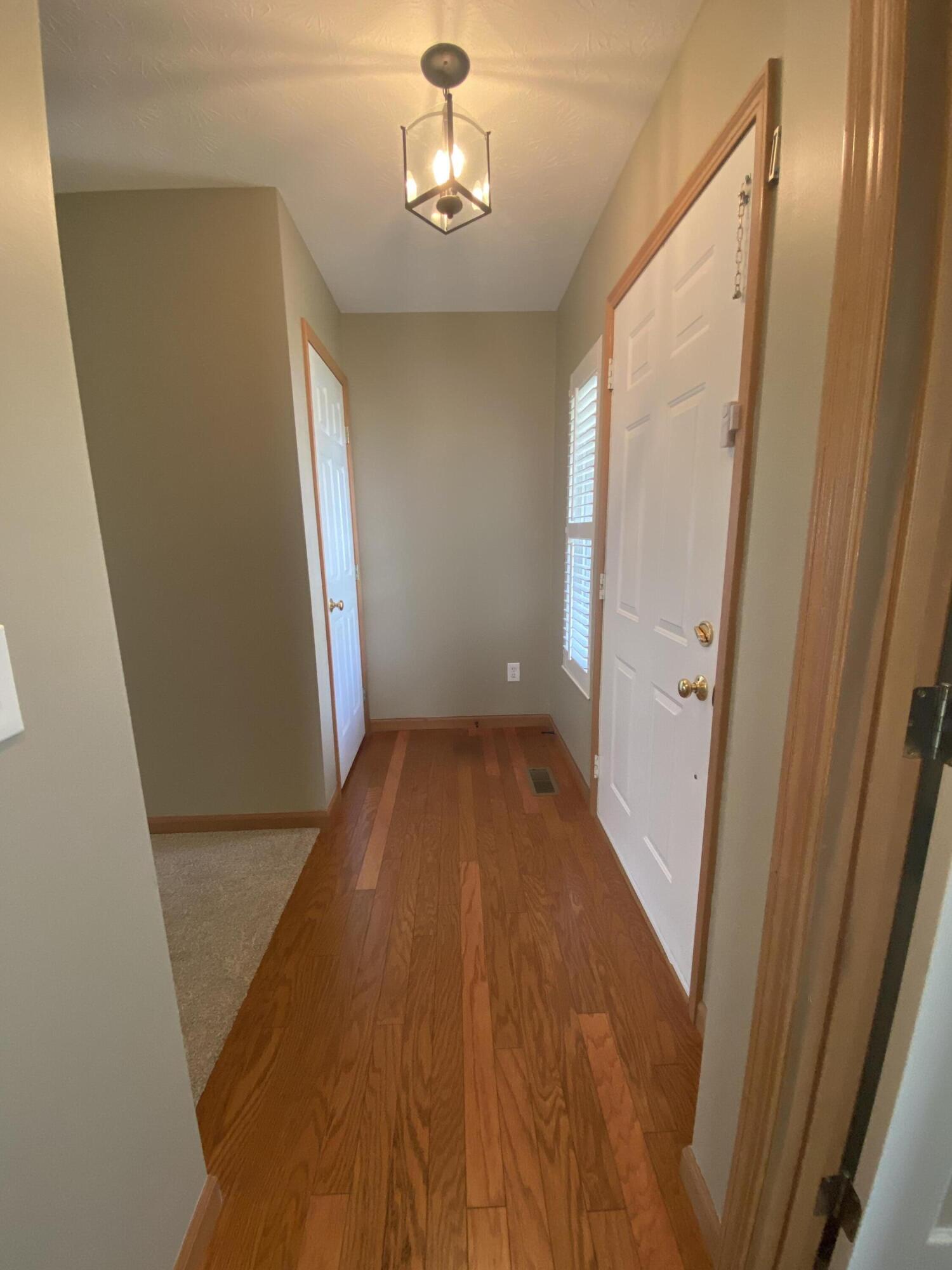 408 Deerwood Drive, Piqua, Ohio 45356