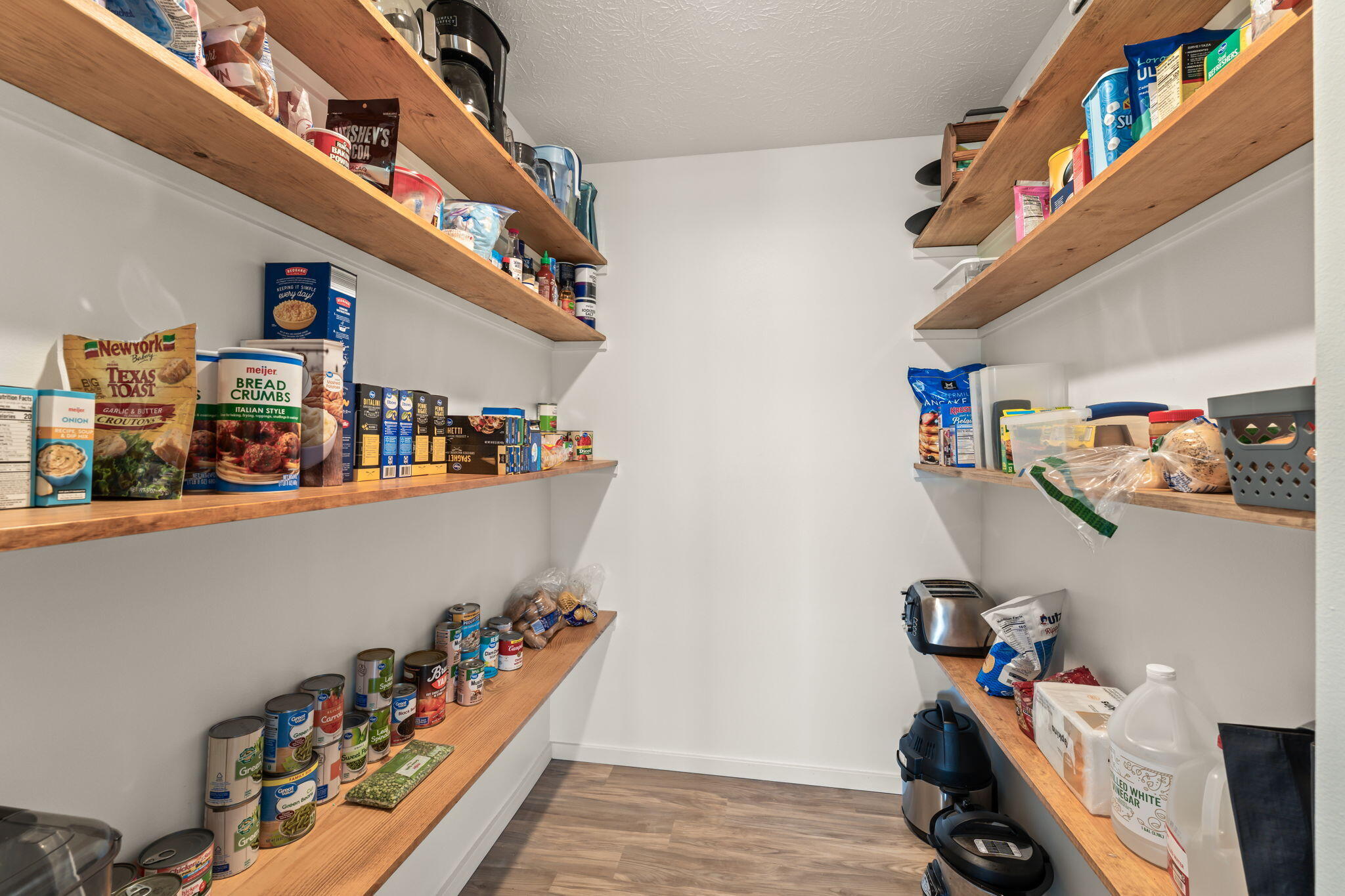 5775 Swan Drive, Clayton, Ohio 45315