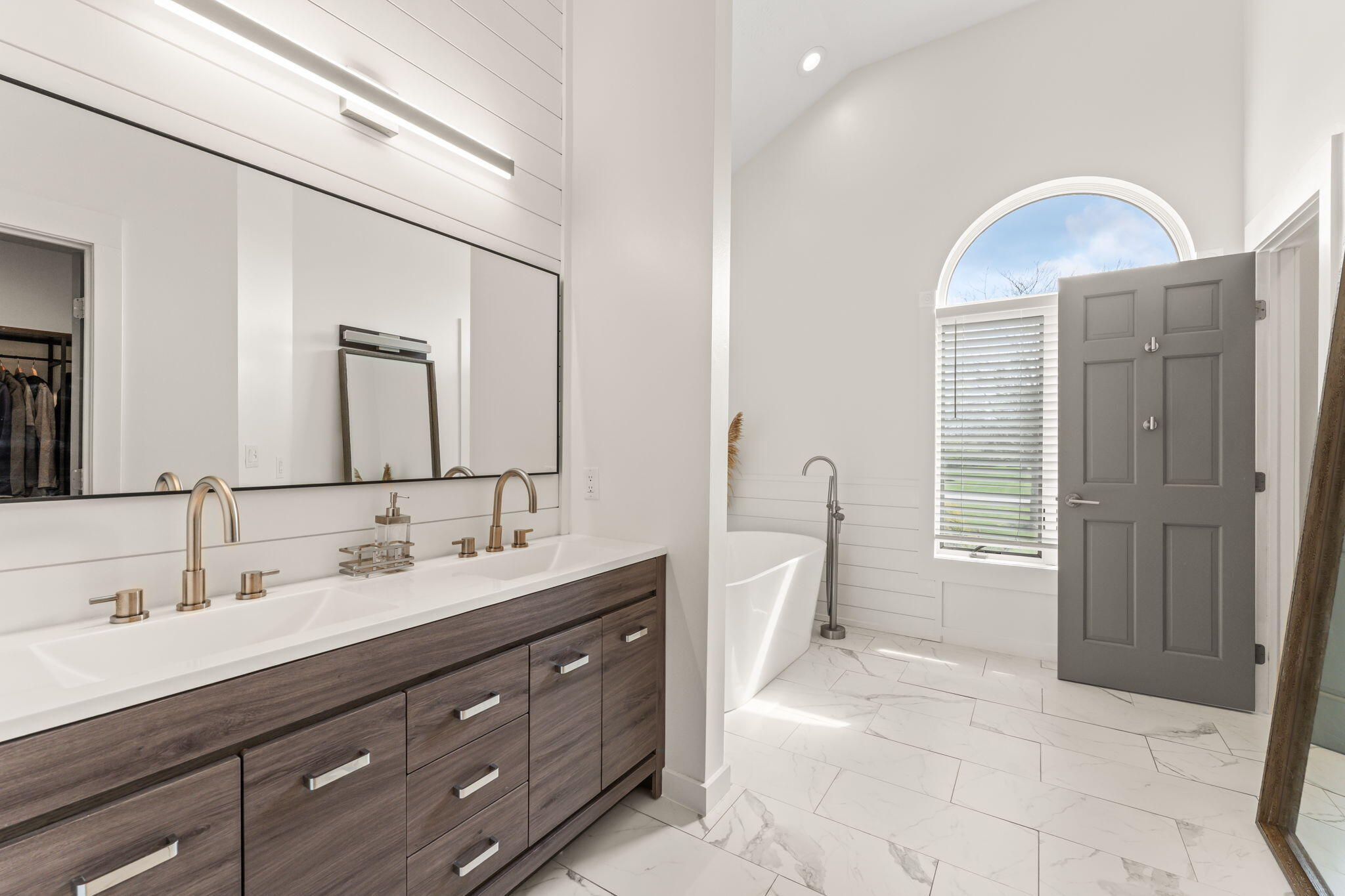 5775 Swan Drive, Clayton, Ohio 45315