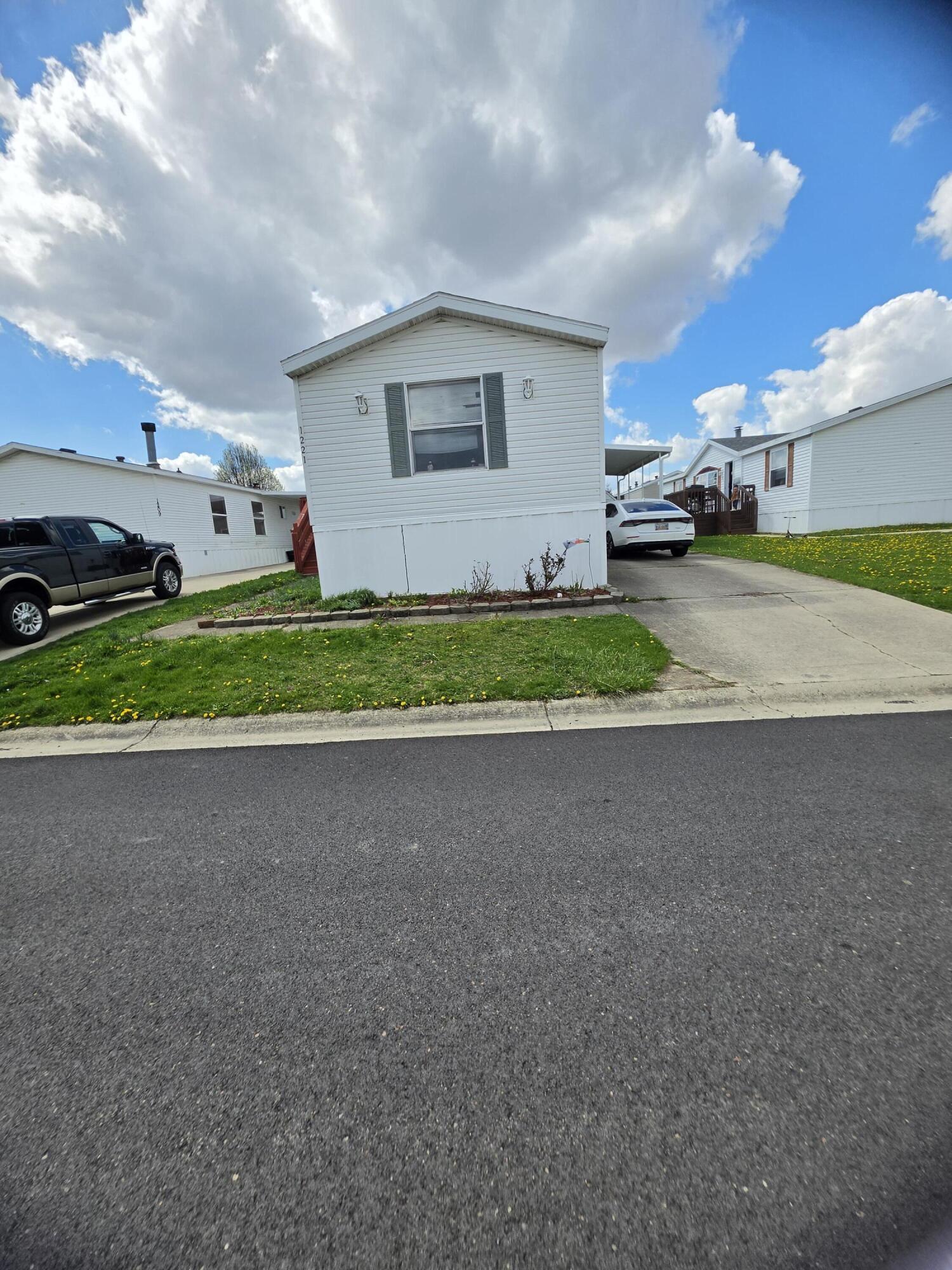 1221 Hazel Nut Lane, Sidney, Ohio 45365