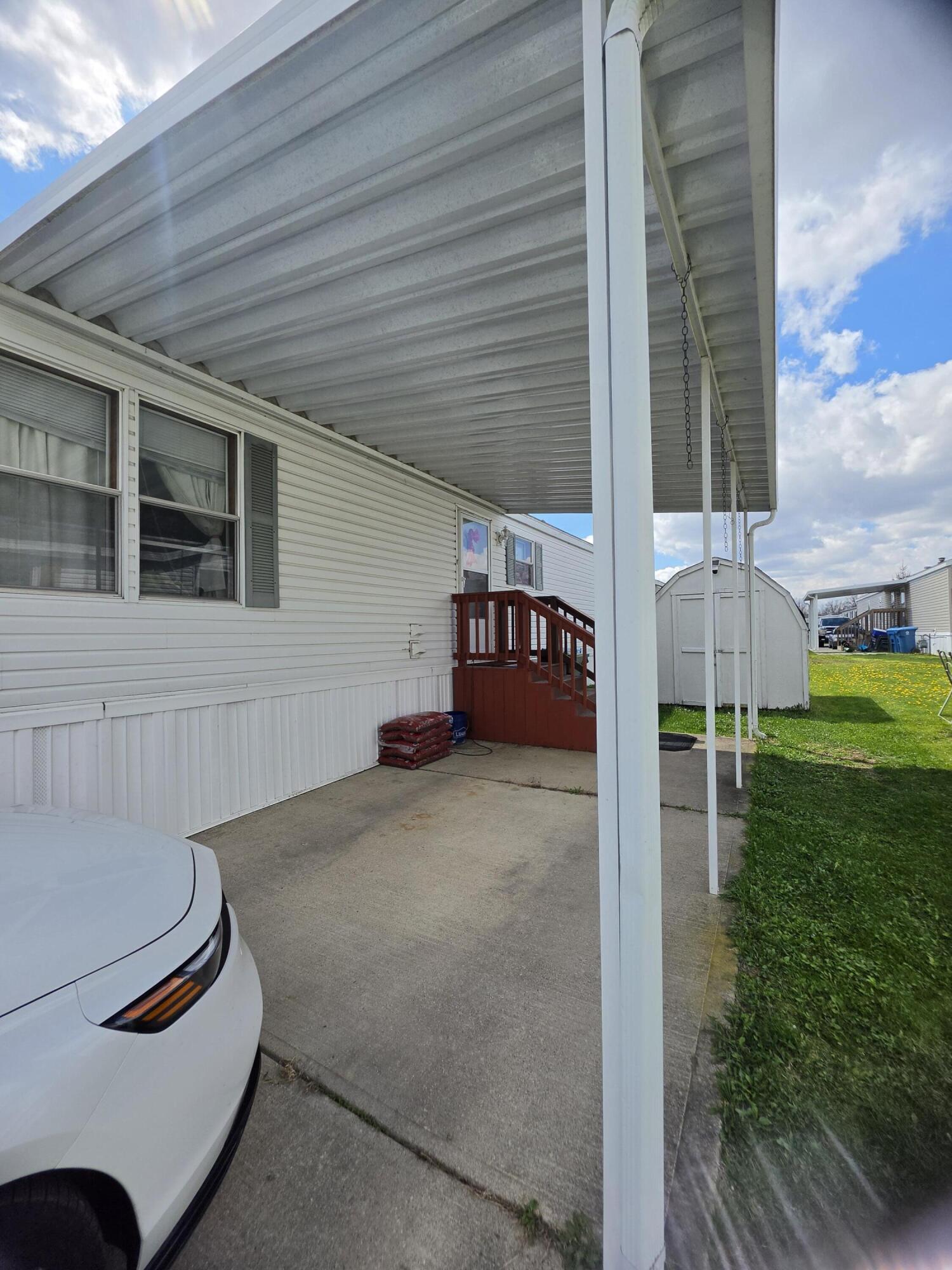 1221 Hazel Nut Lane, Sidney, Ohio 45365