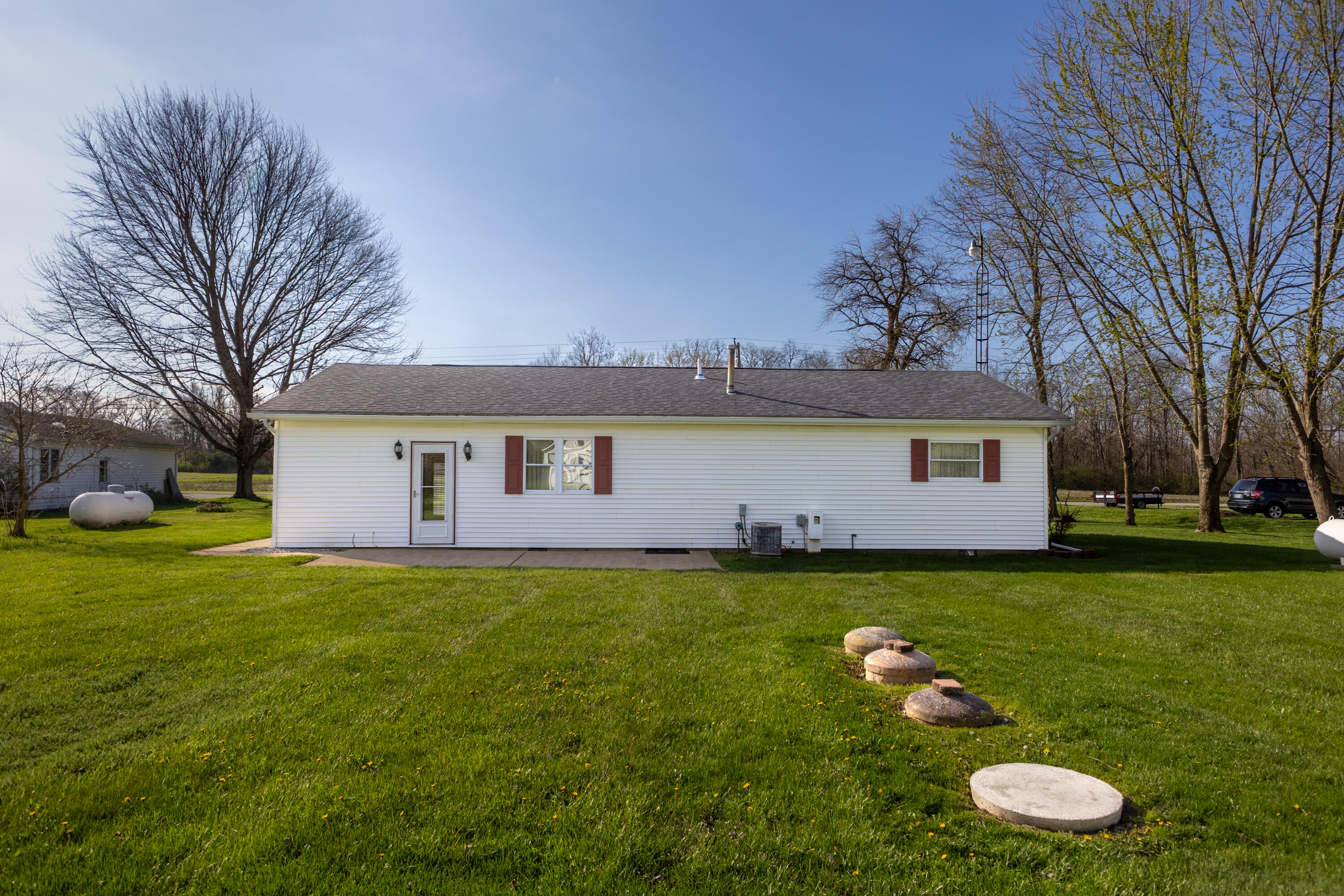 4141 Russia Houston Road, Houston, Ohio 45333