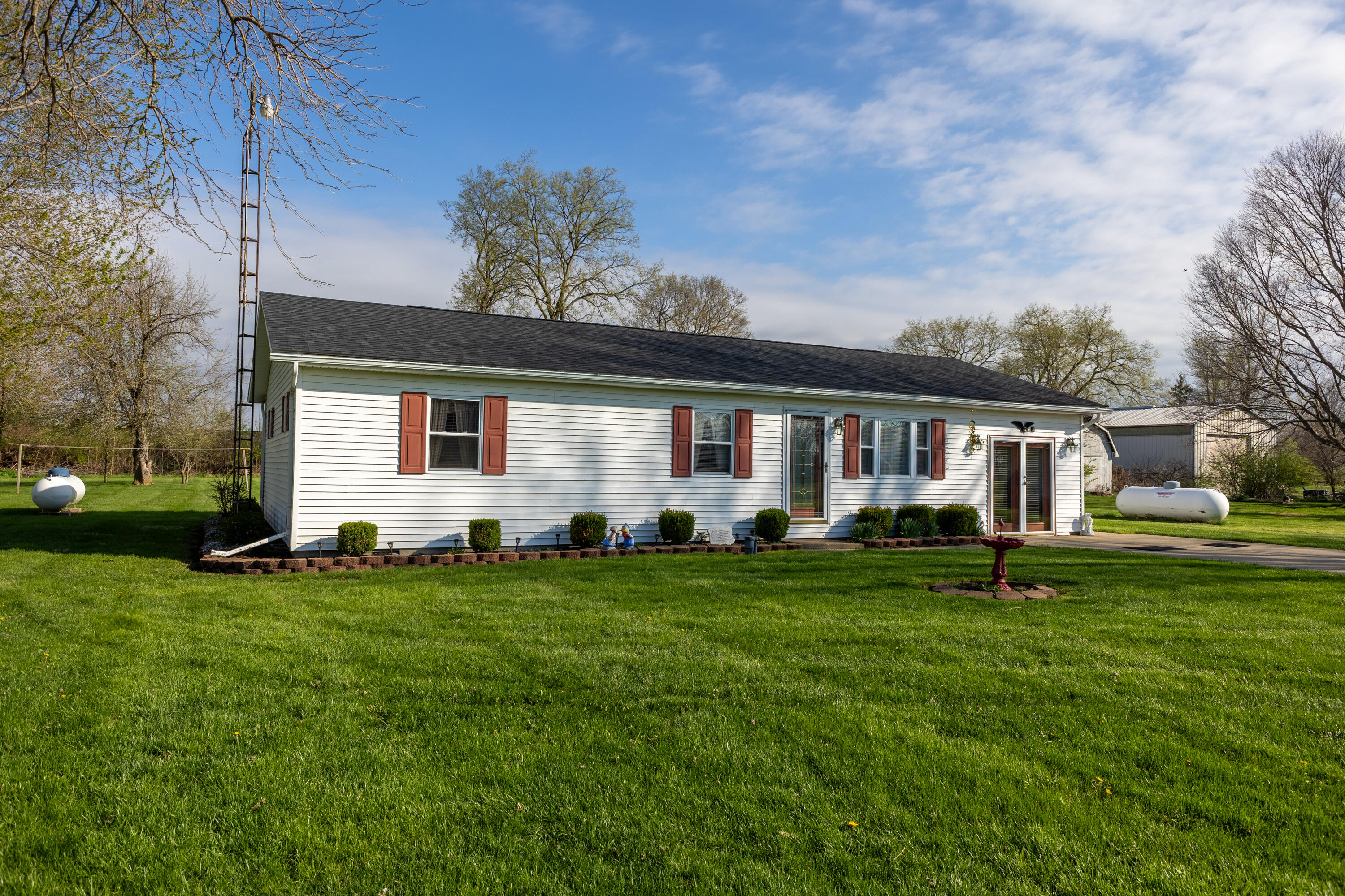 4141 Russia Houston Road, Houston, Ohio 45333