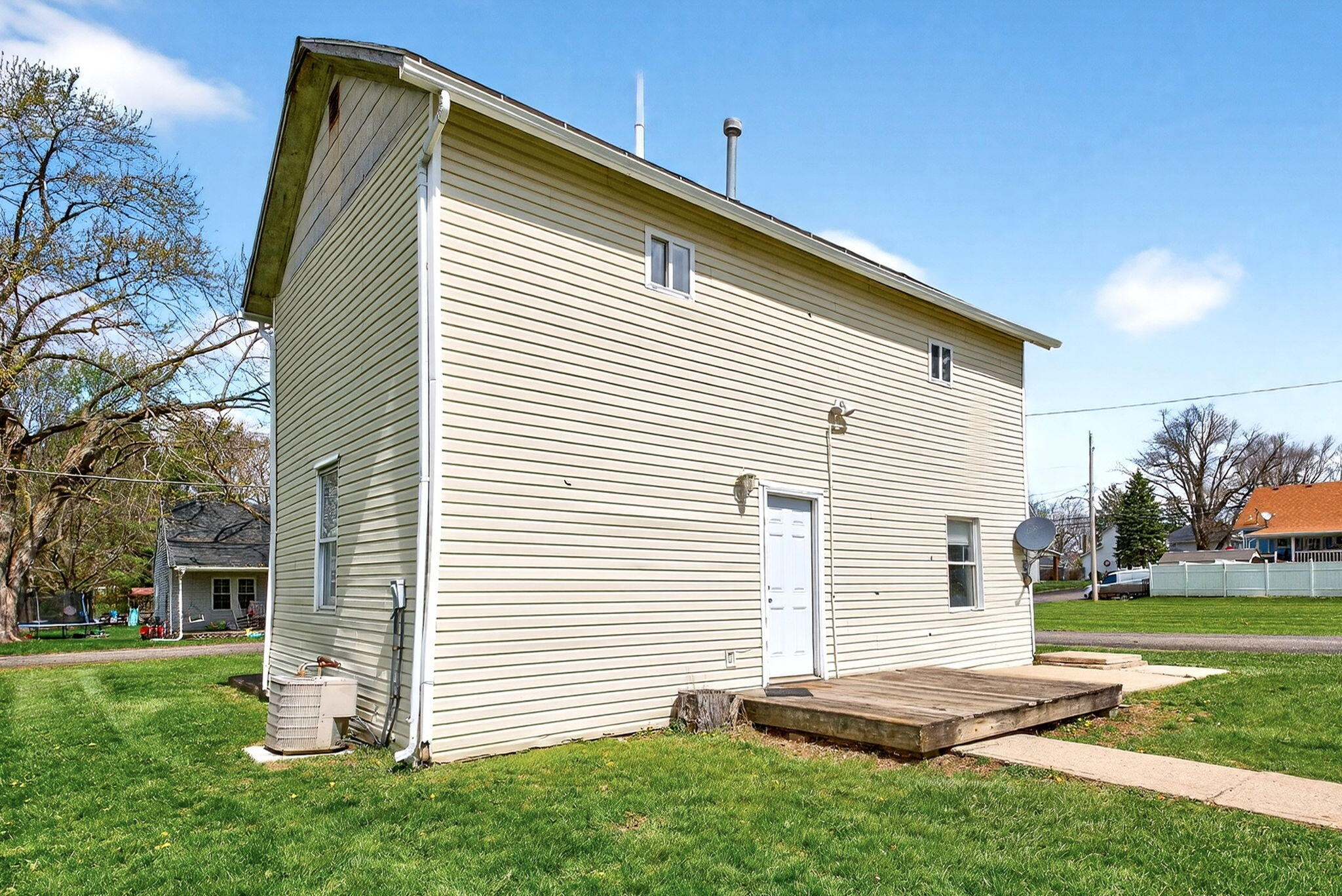 25 North Street, South Vienna, Ohio 45369