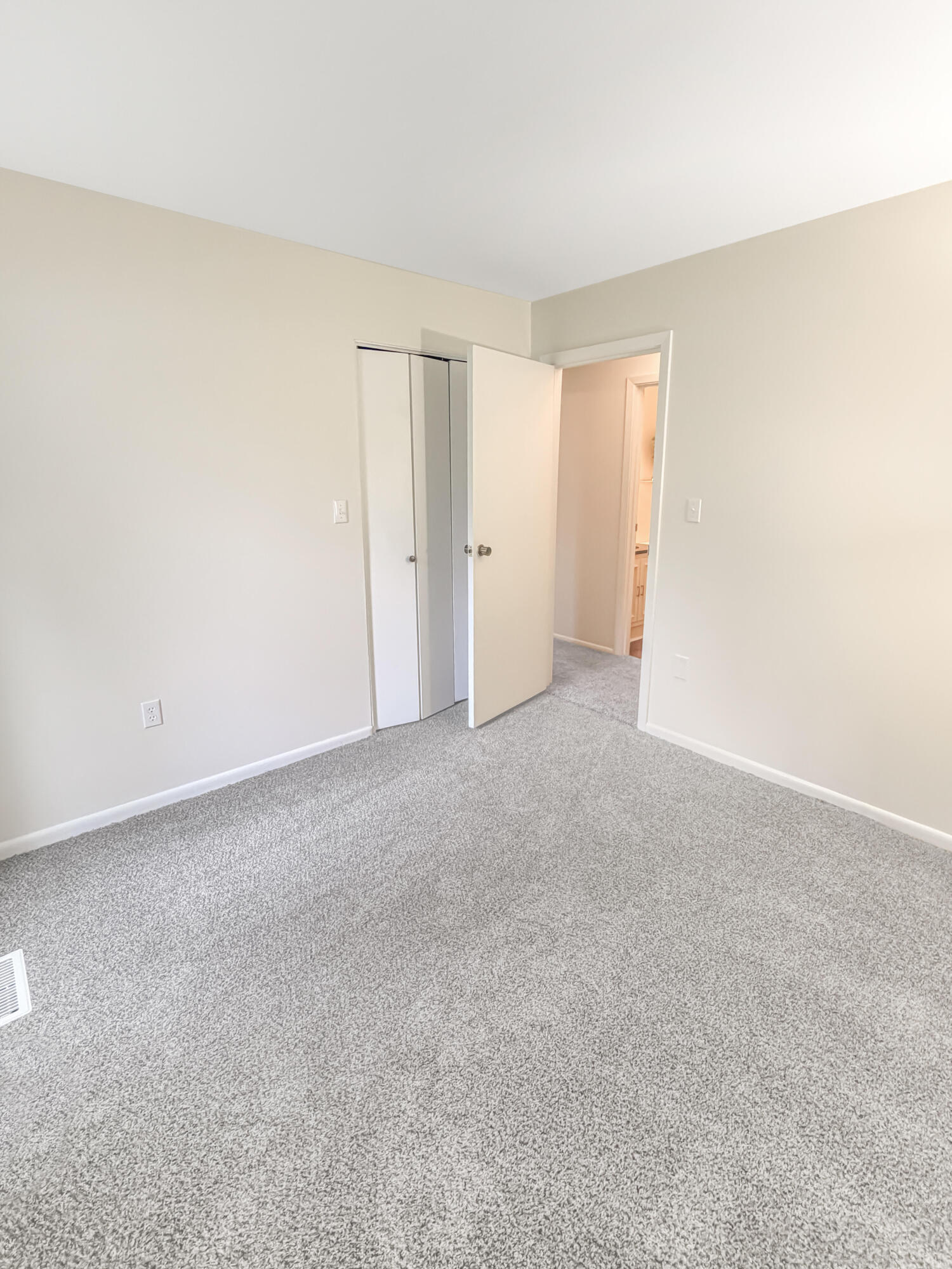 28 Rue Saint Clair Drive, Urbana, Ohio 43078