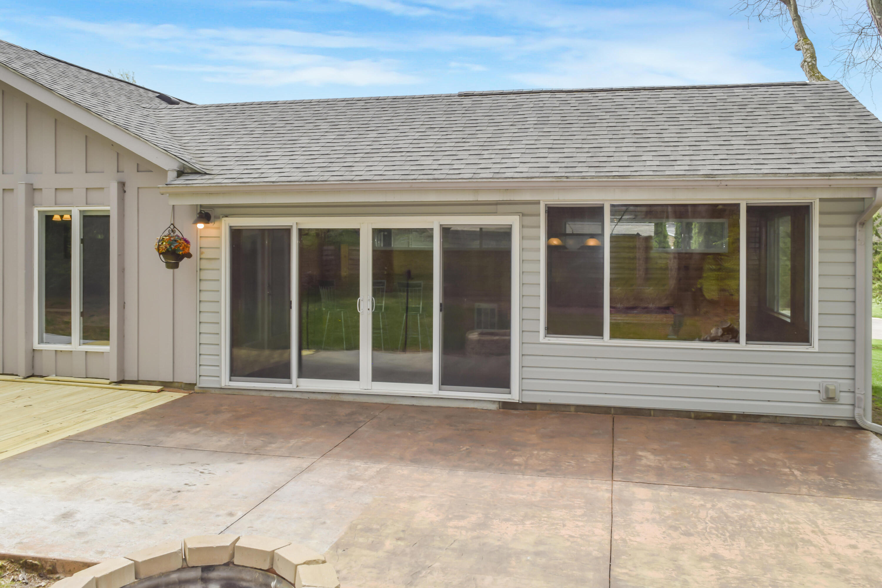 28 Rue Saint Clair Drive, Urbana, Ohio 43078