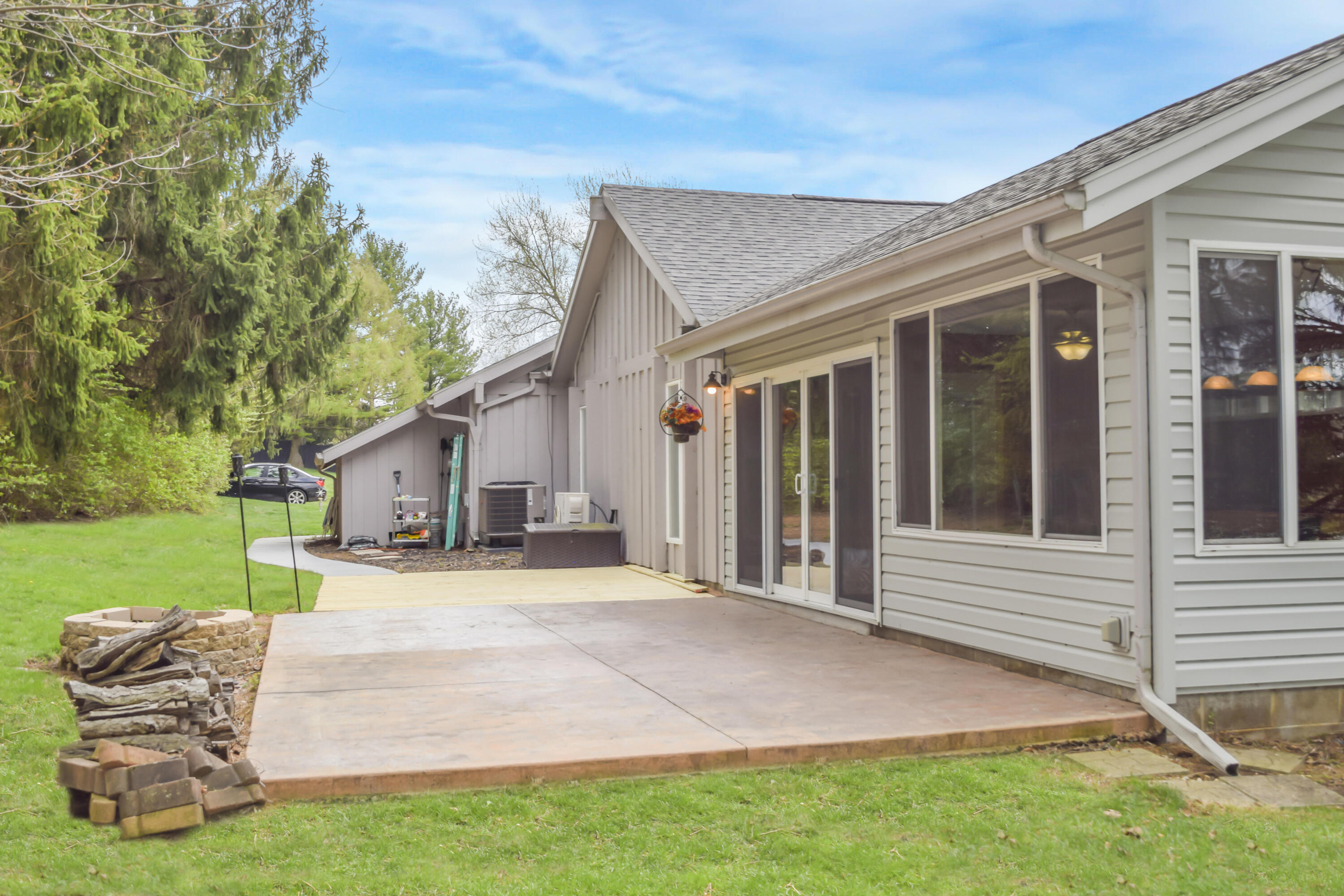 28 Rue Saint Clair Drive, Urbana, Ohio 43078