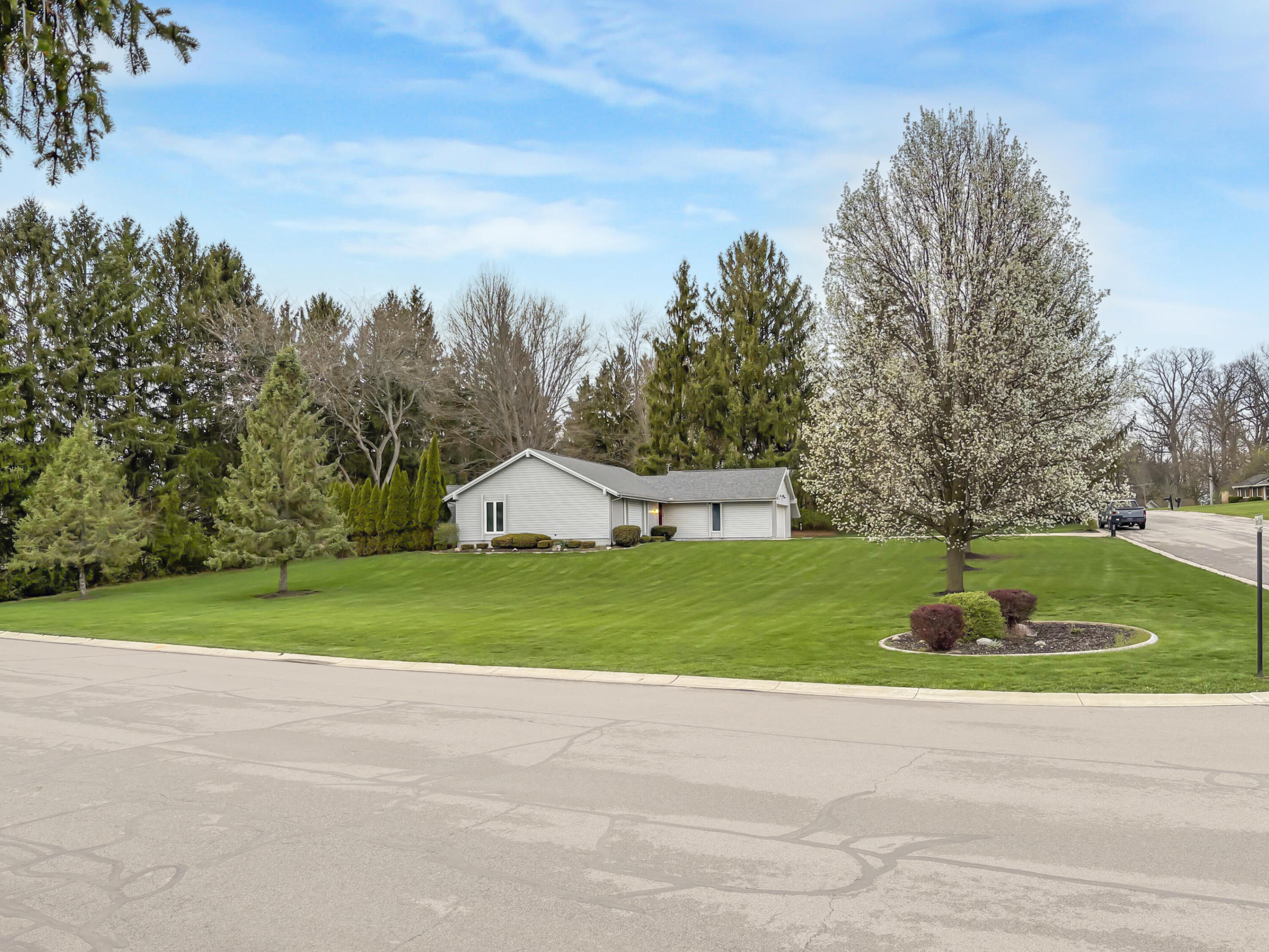 28 Rue Saint Clair Drive, Urbana, Ohio 43078