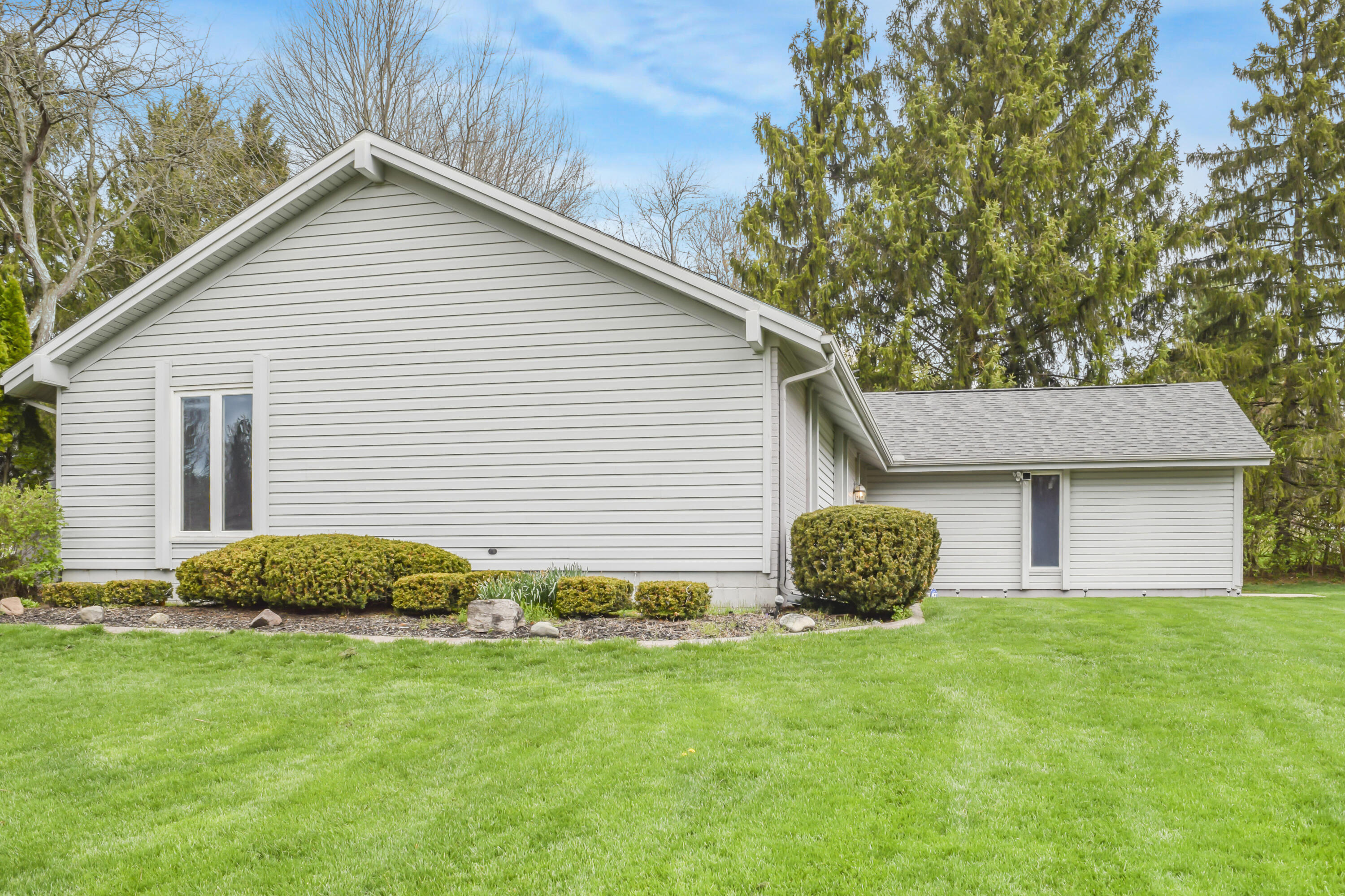 28 Rue Saint Clair Drive, Urbana, Ohio 43078