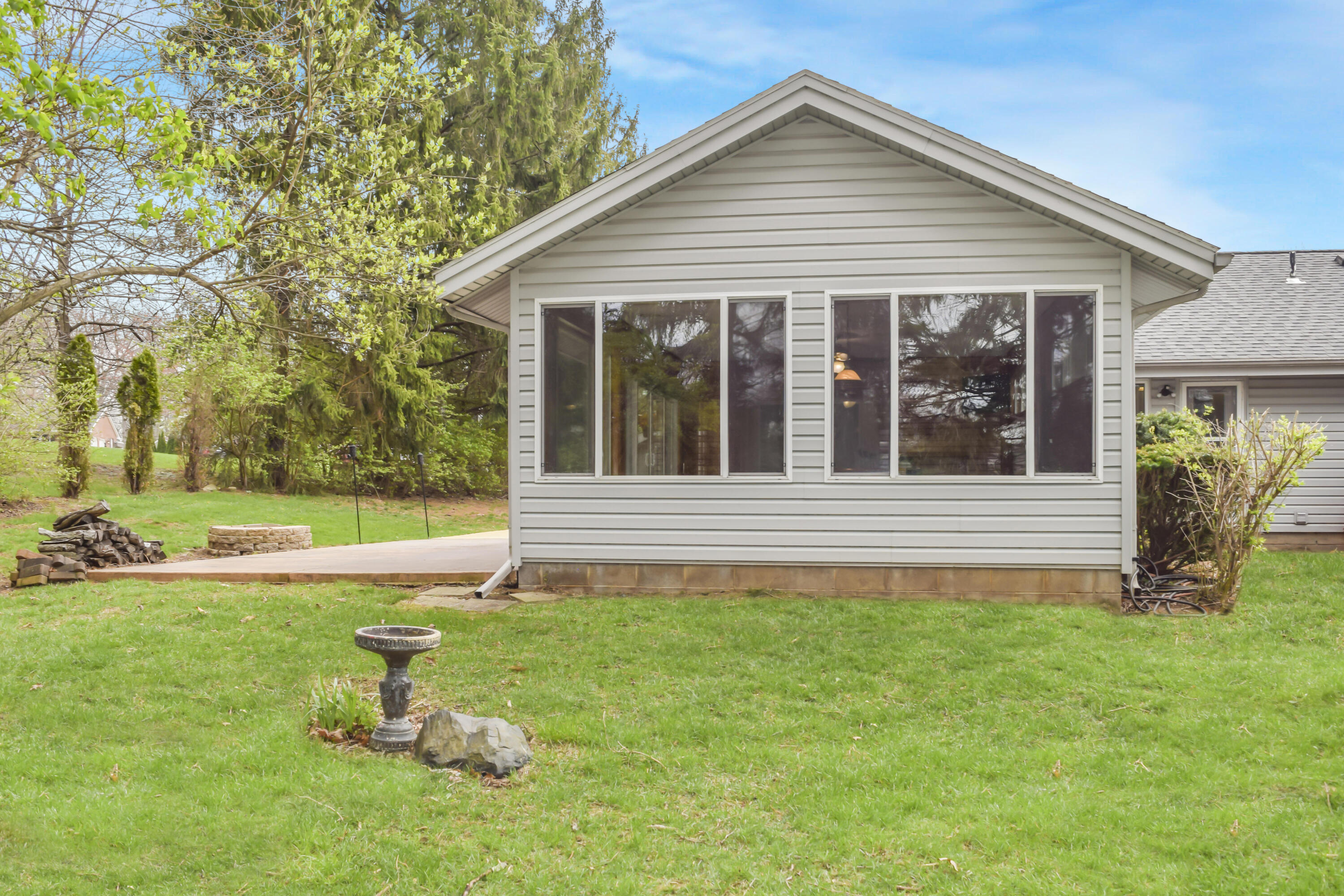 28 Rue Saint Clair Drive, Urbana, Ohio 43078