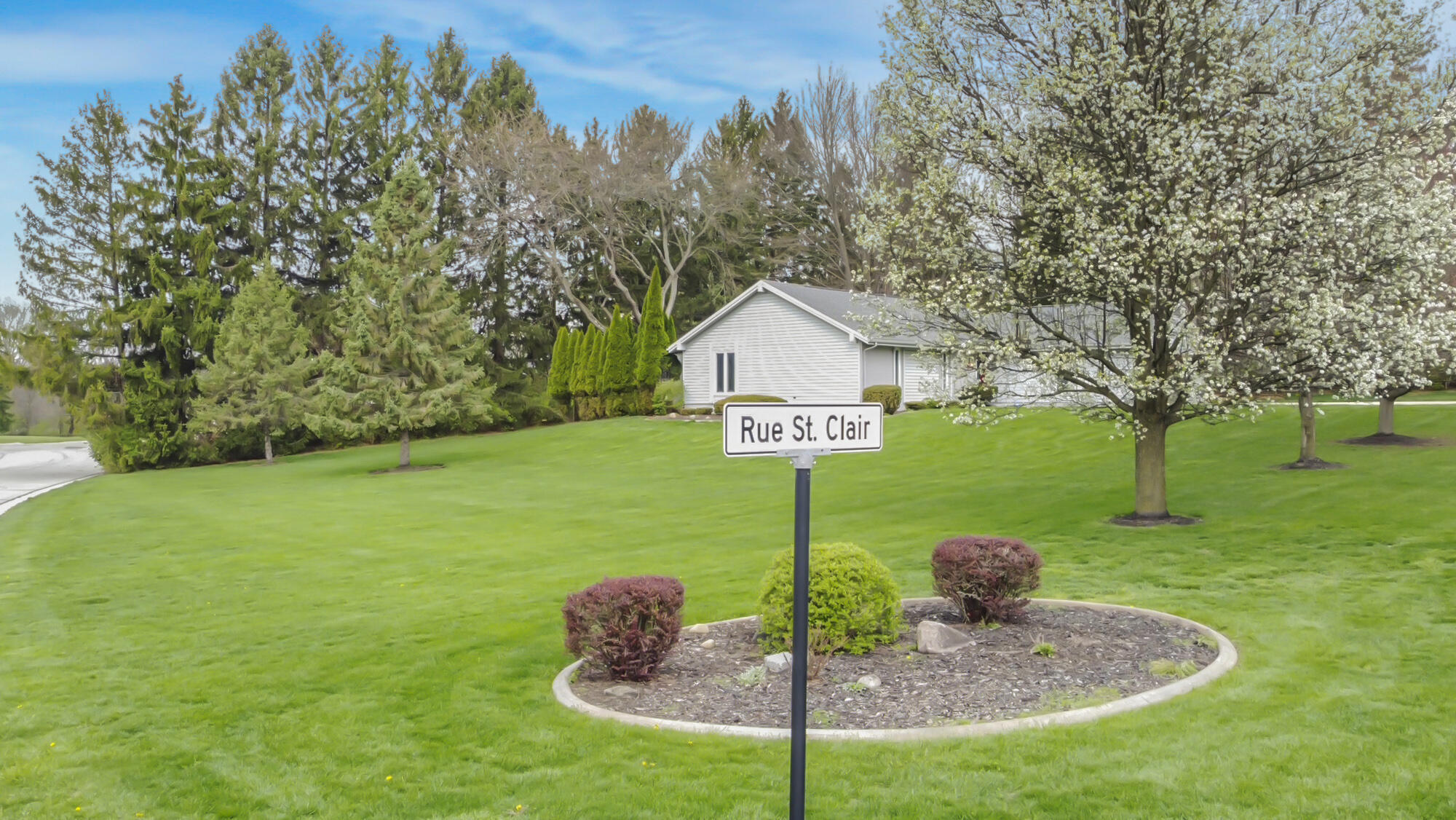 28 Rue Saint Clair Drive, Urbana, Ohio 43078