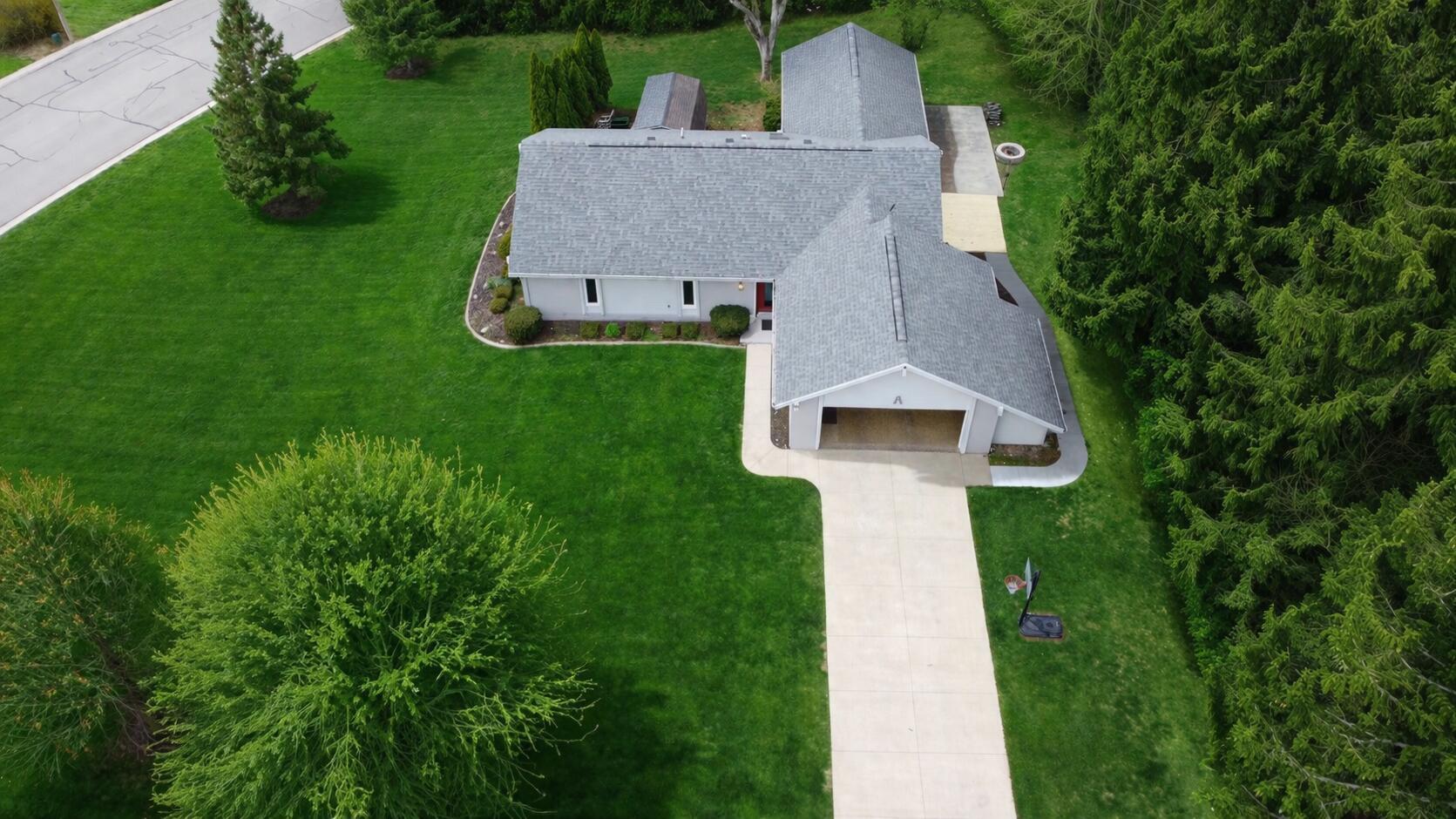 28 Rue Saint Clair Drive, Urbana, Ohio 43078