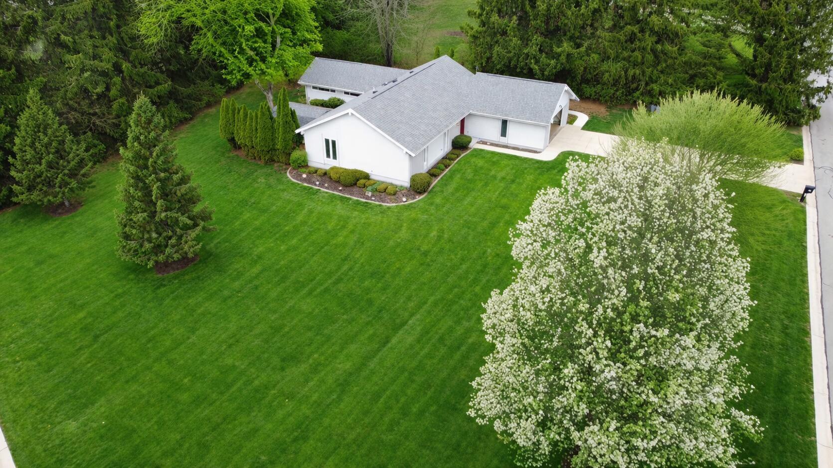 28 Rue Saint Clair Drive, Urbana, Ohio 43078