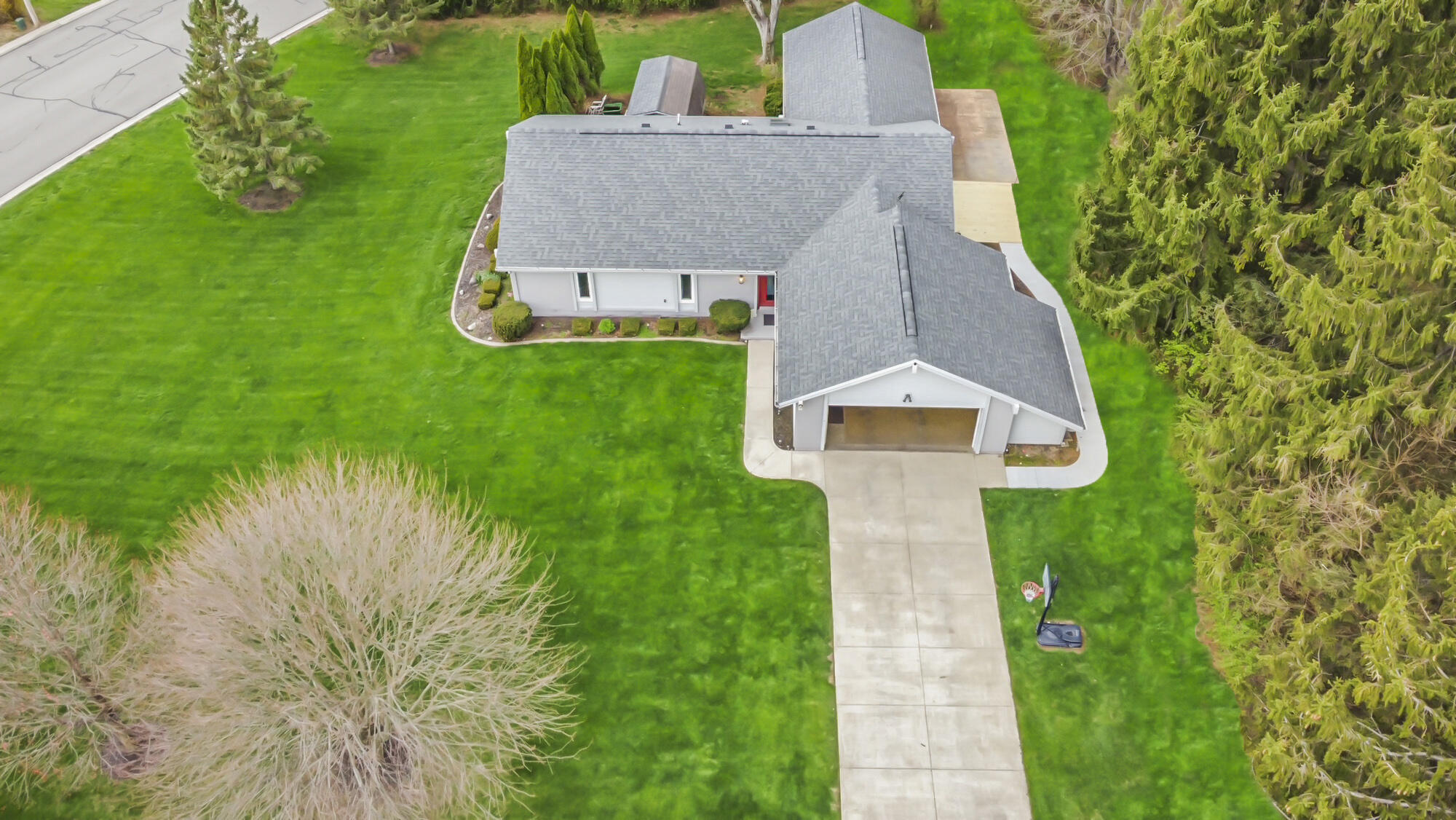 28 Rue Saint Clair Drive, Urbana, Ohio 43078