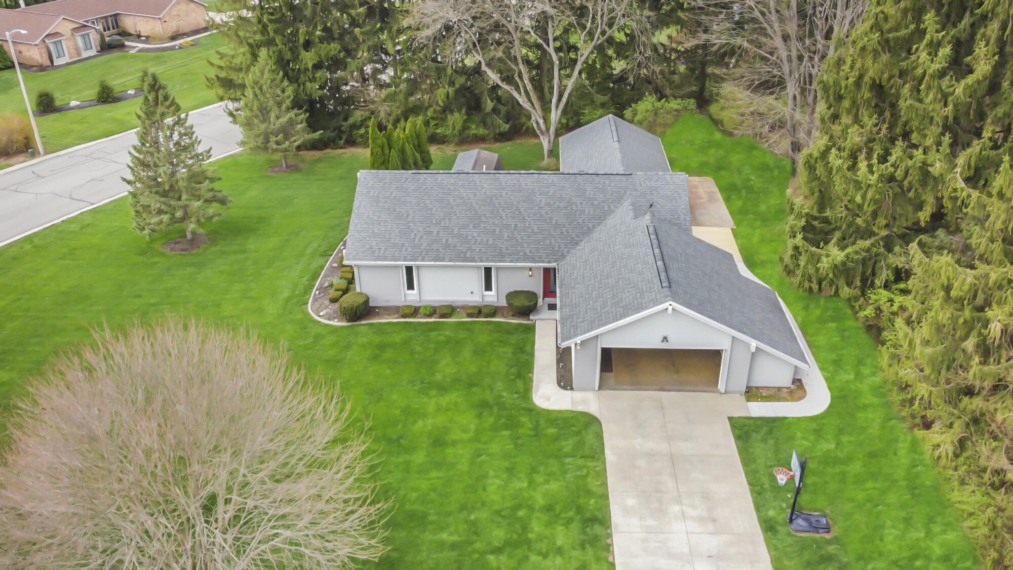 28 Rue Saint Clair Drive, Urbana, Ohio 43078