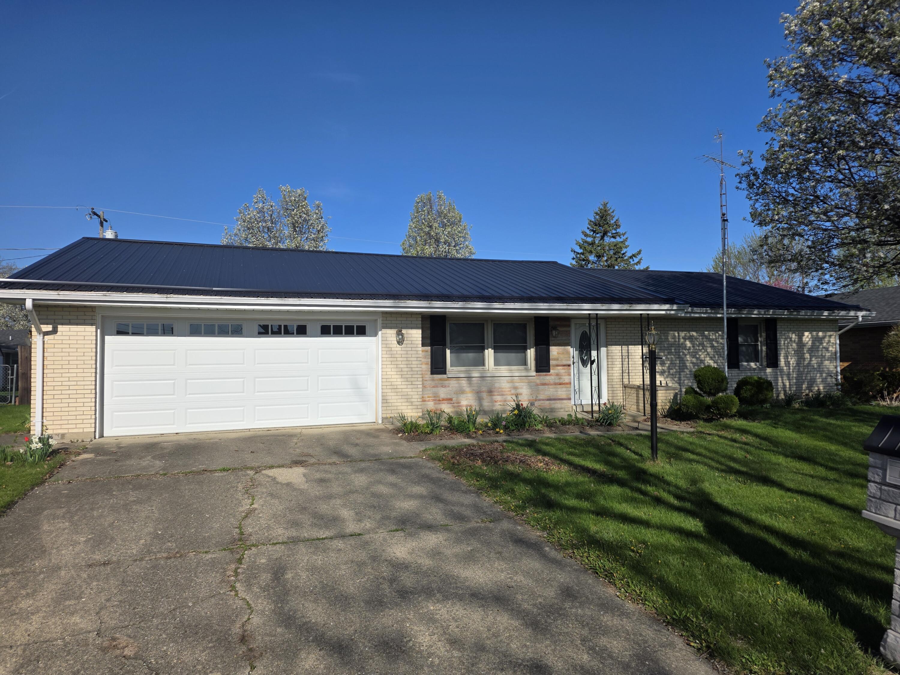 1344 Oaktree Drive, Greenville, Ohio 45331