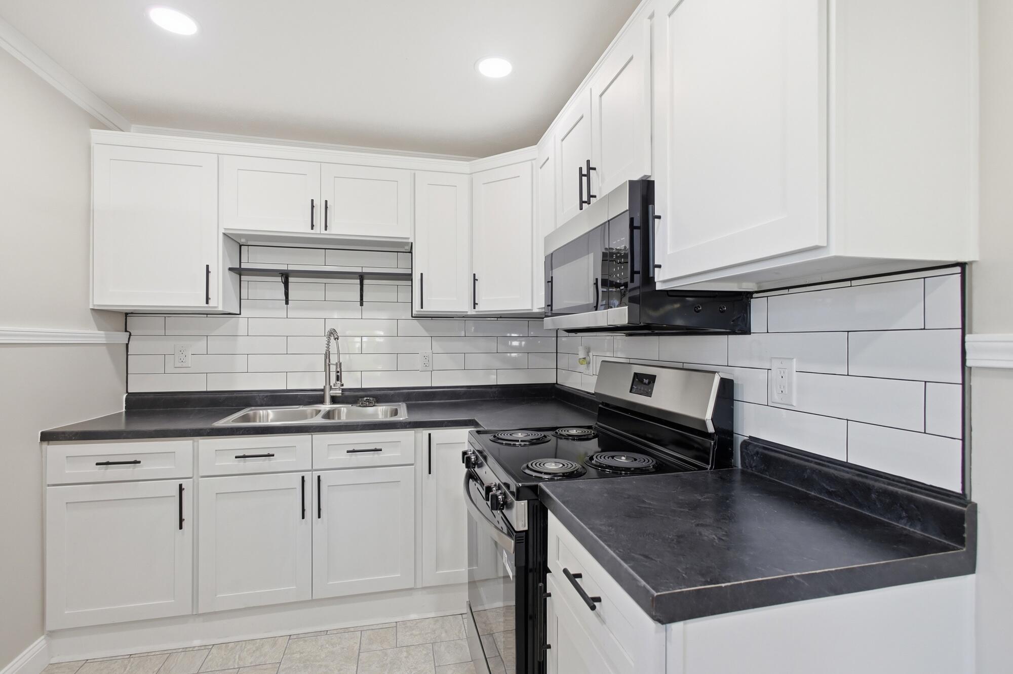 412 Cape Cod Drive, Springfield, Ohio 45505