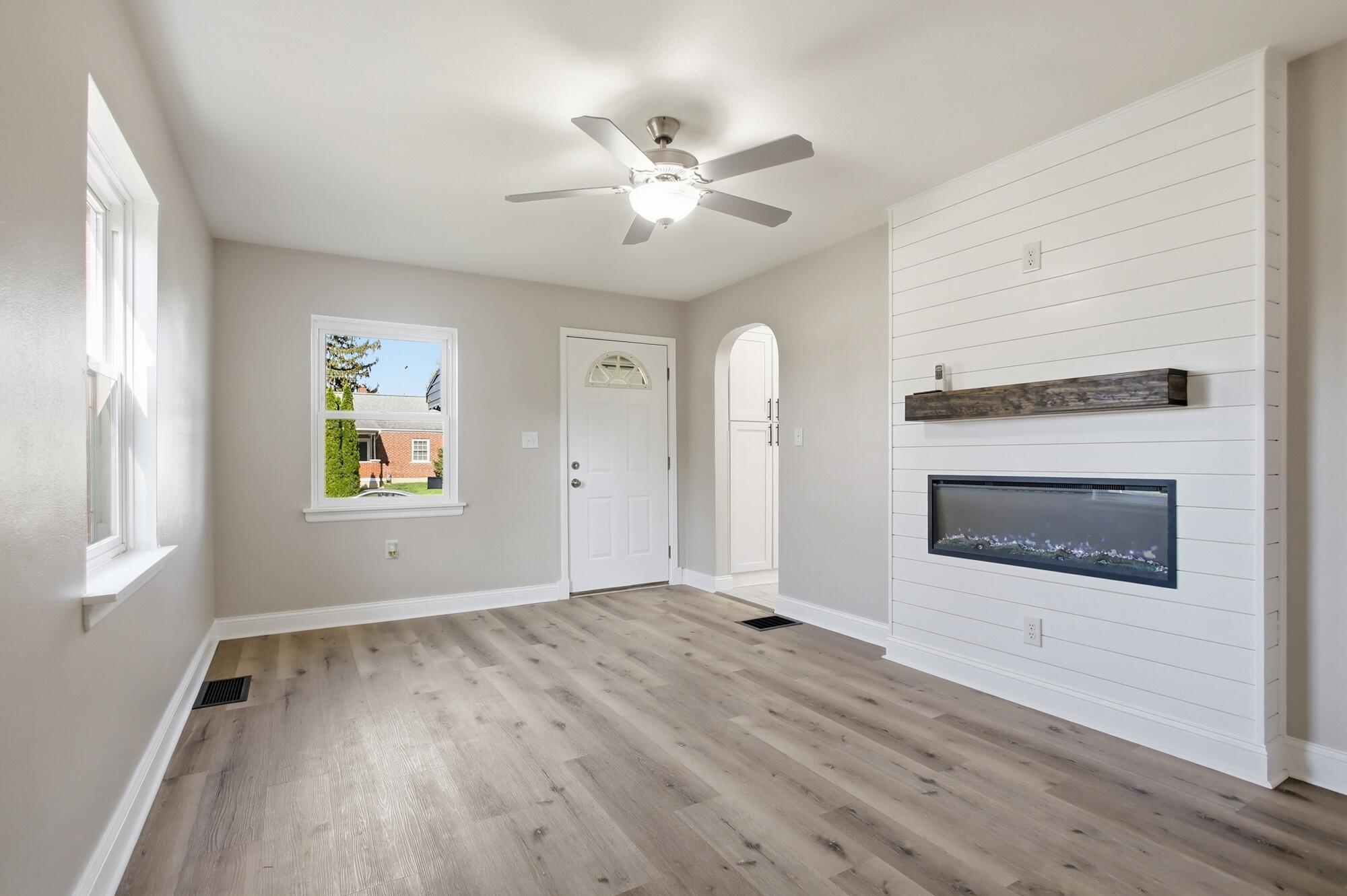 412 Cape Cod Drive, Springfield, Ohio 45505