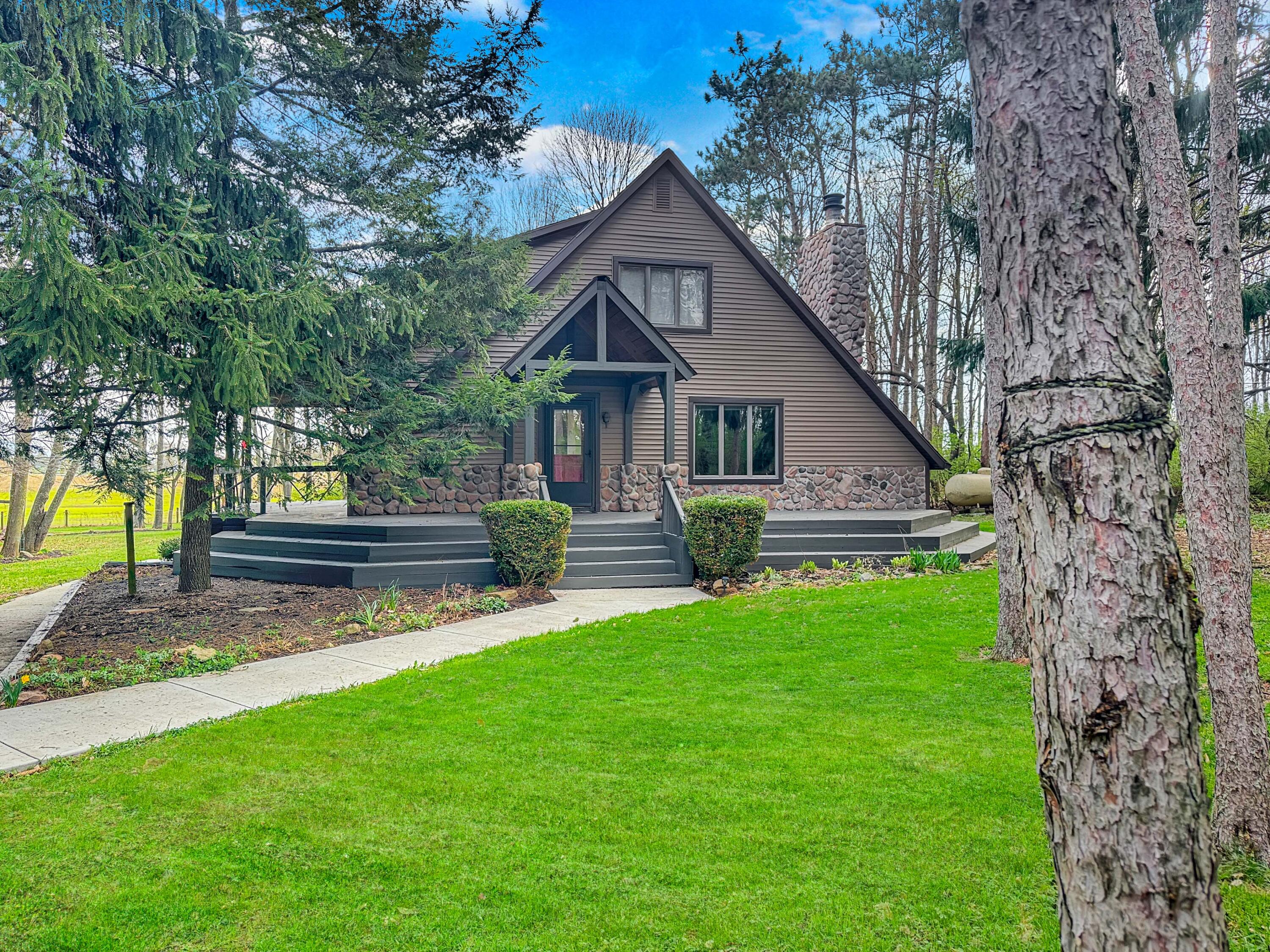 1518 Childrens Home Road, Urbana, Ohio 43078