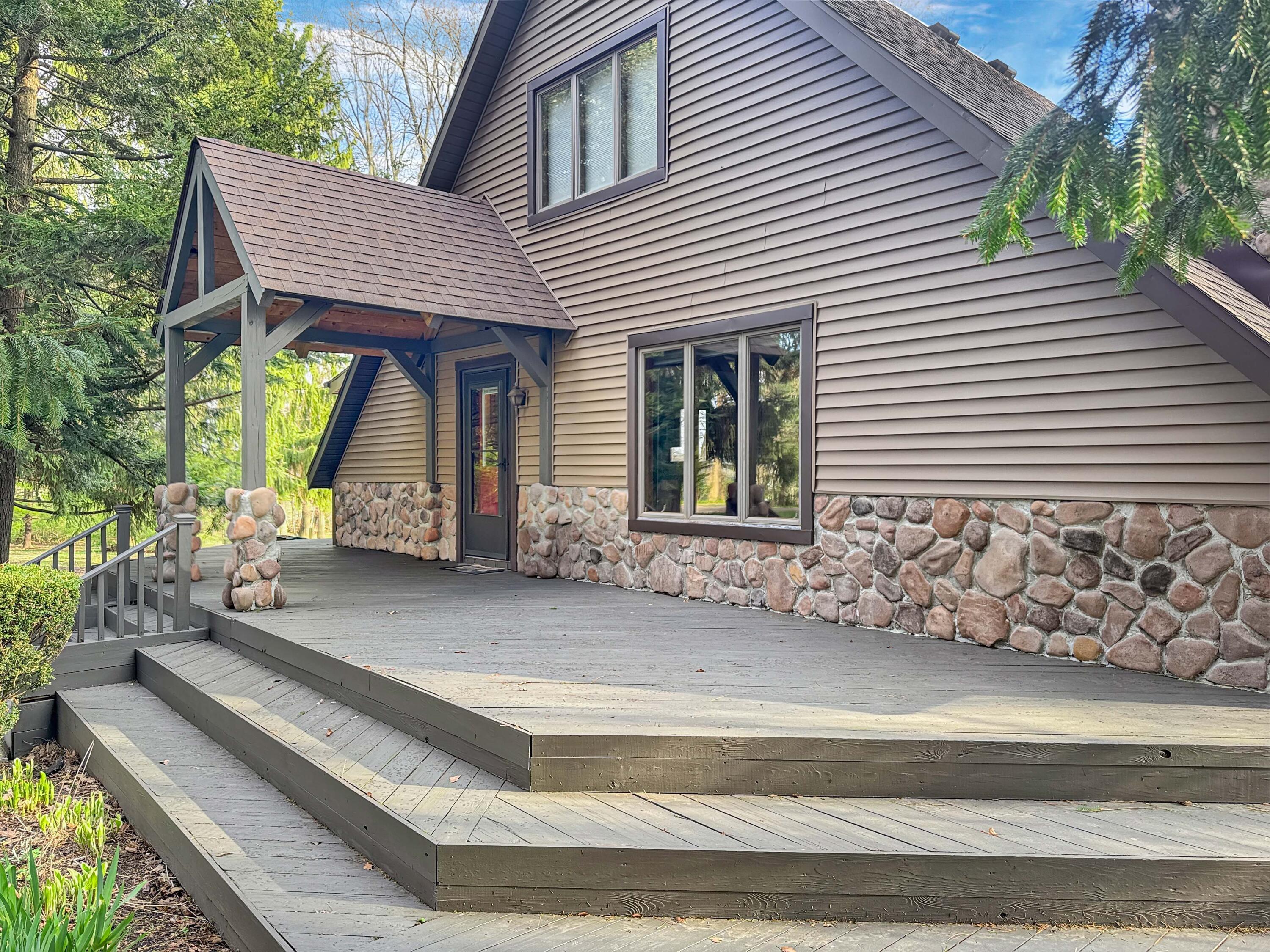 1518 Childrens Home Road, Urbana, Ohio 43078