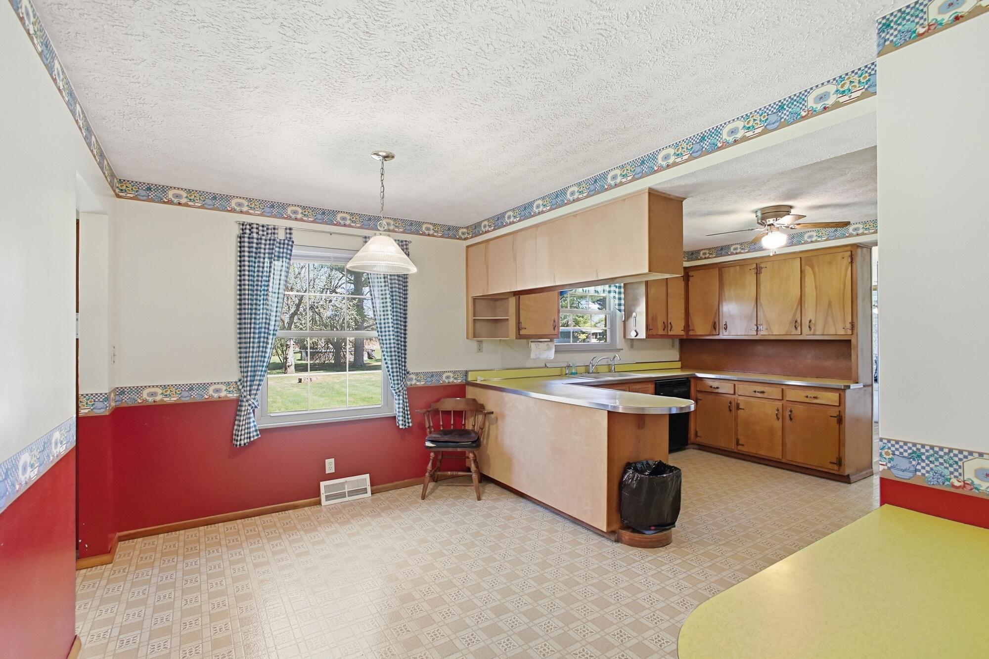 814 Wellington Drive, Springfield, Ohio 45506